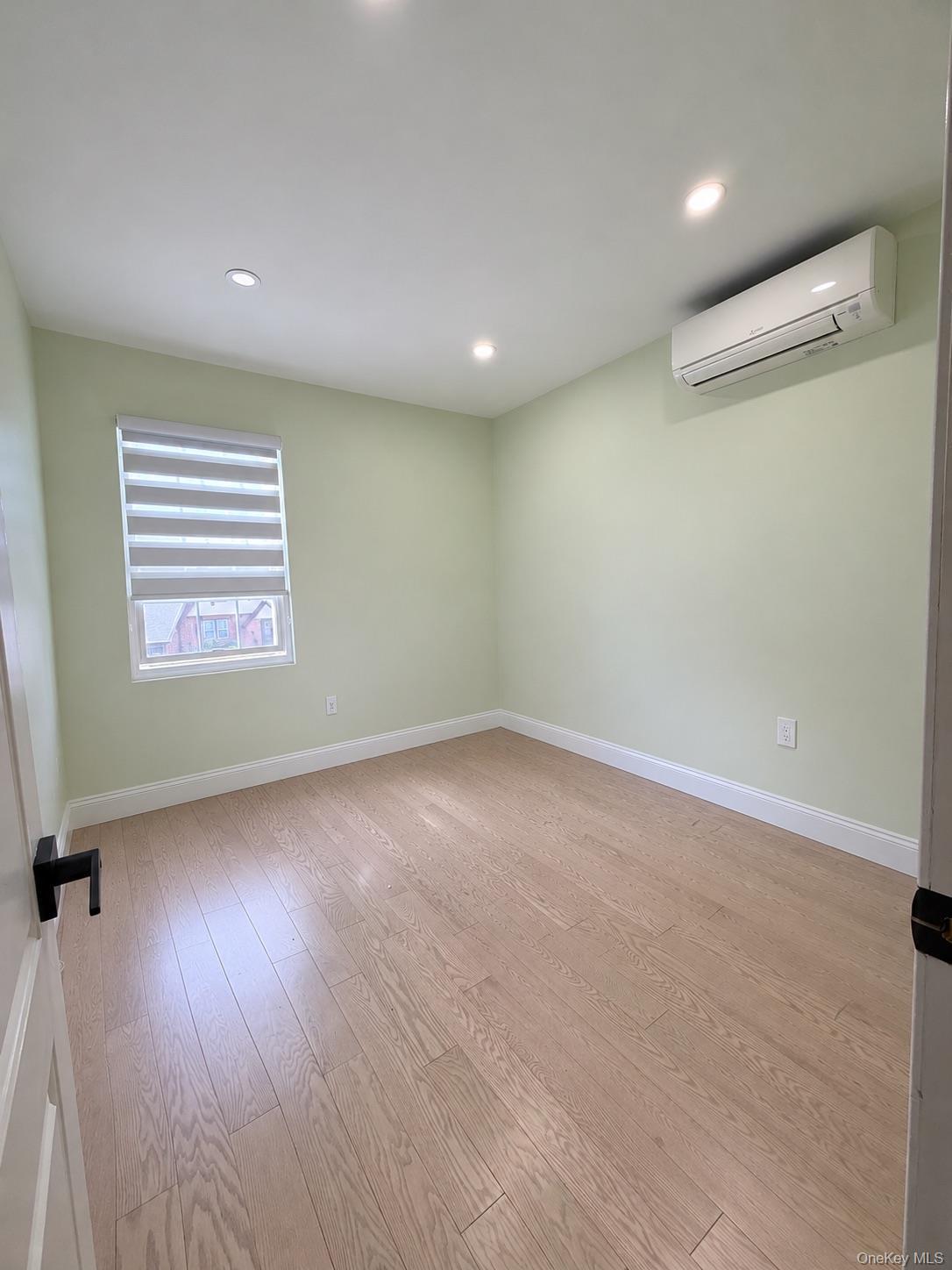 Single Family 23rd Avenue Queens, NY 11357, MLS-1061756-9