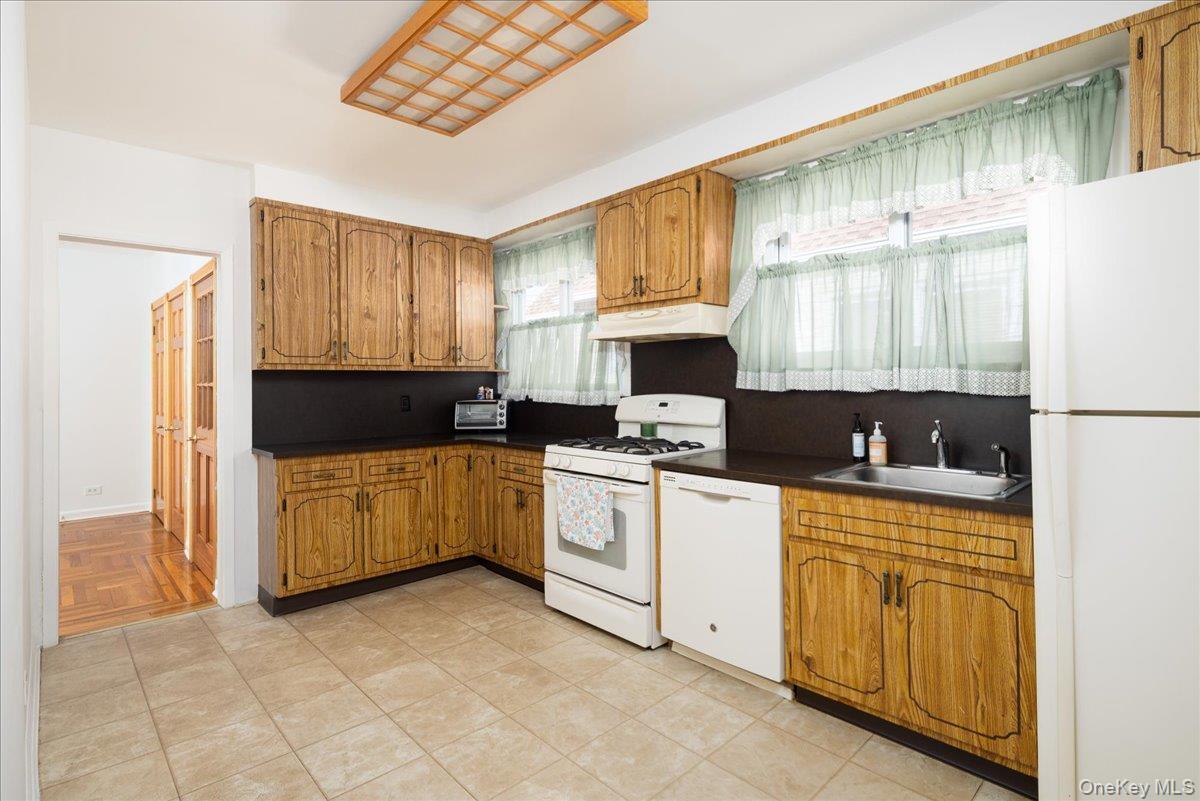 Single Family 172nd Street Queens, NY 11358, MLS-1061805-19