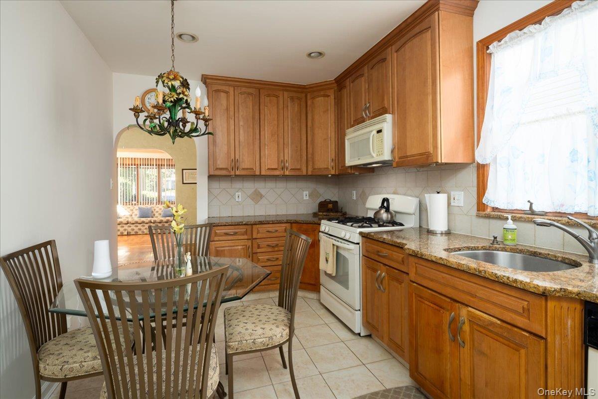 Single Family 172nd Street Queens, NY 11358, MLS-1061805-8