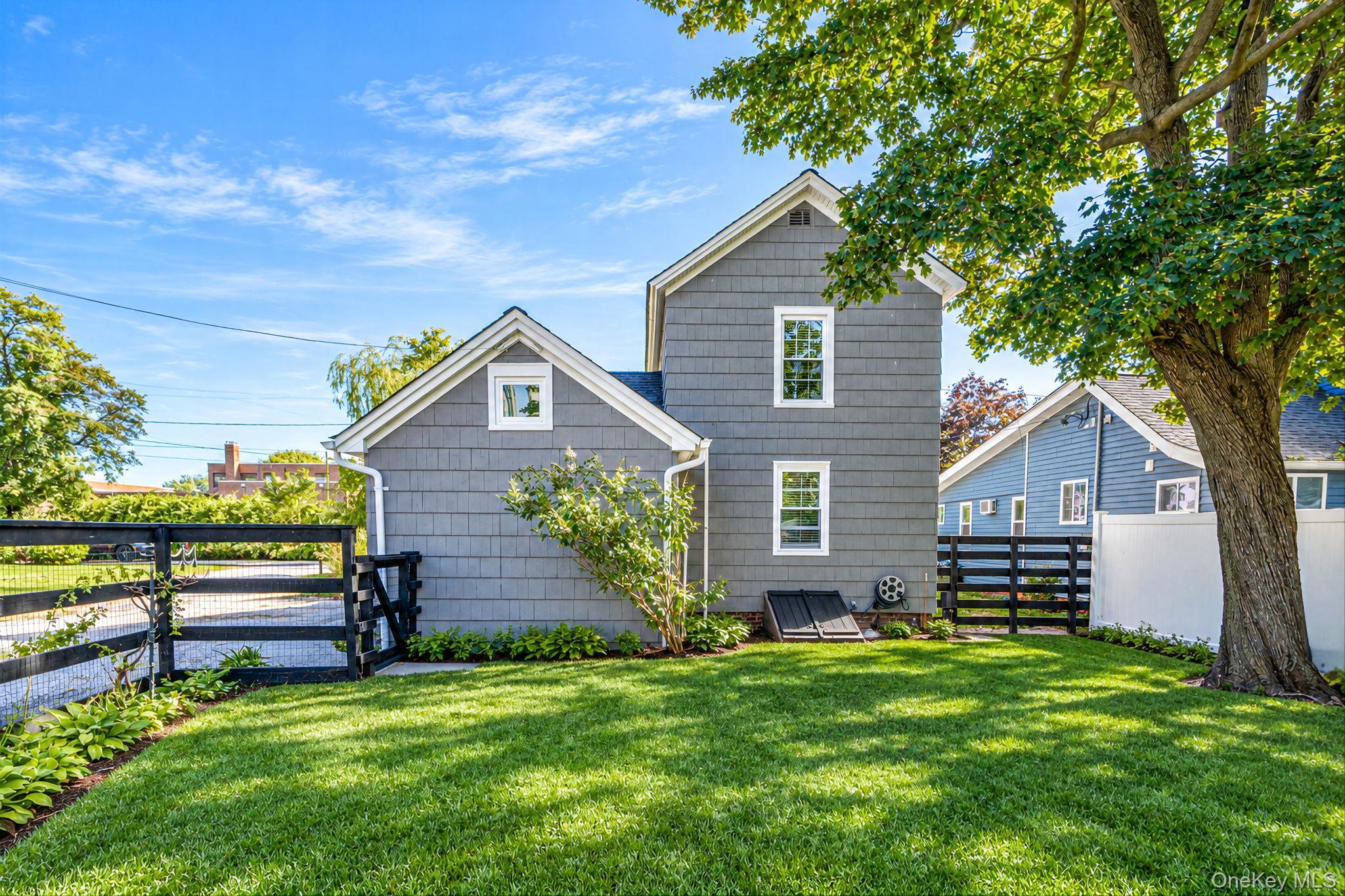 Single Family Nottingham Avenue  Suffolk County, NY 11772, MLS-1061874-10