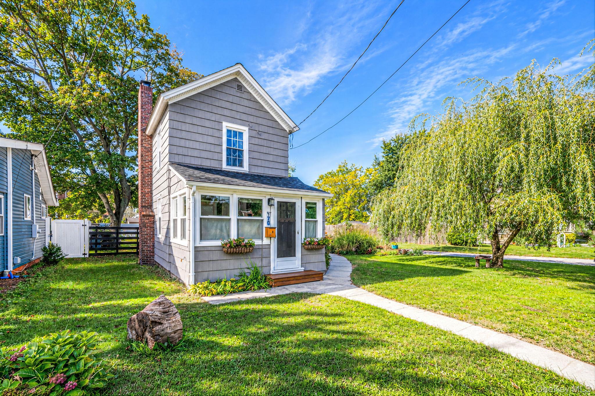Single Family Nottingham Avenue  Suffolk County, NY 11772, MLS-1061874-2