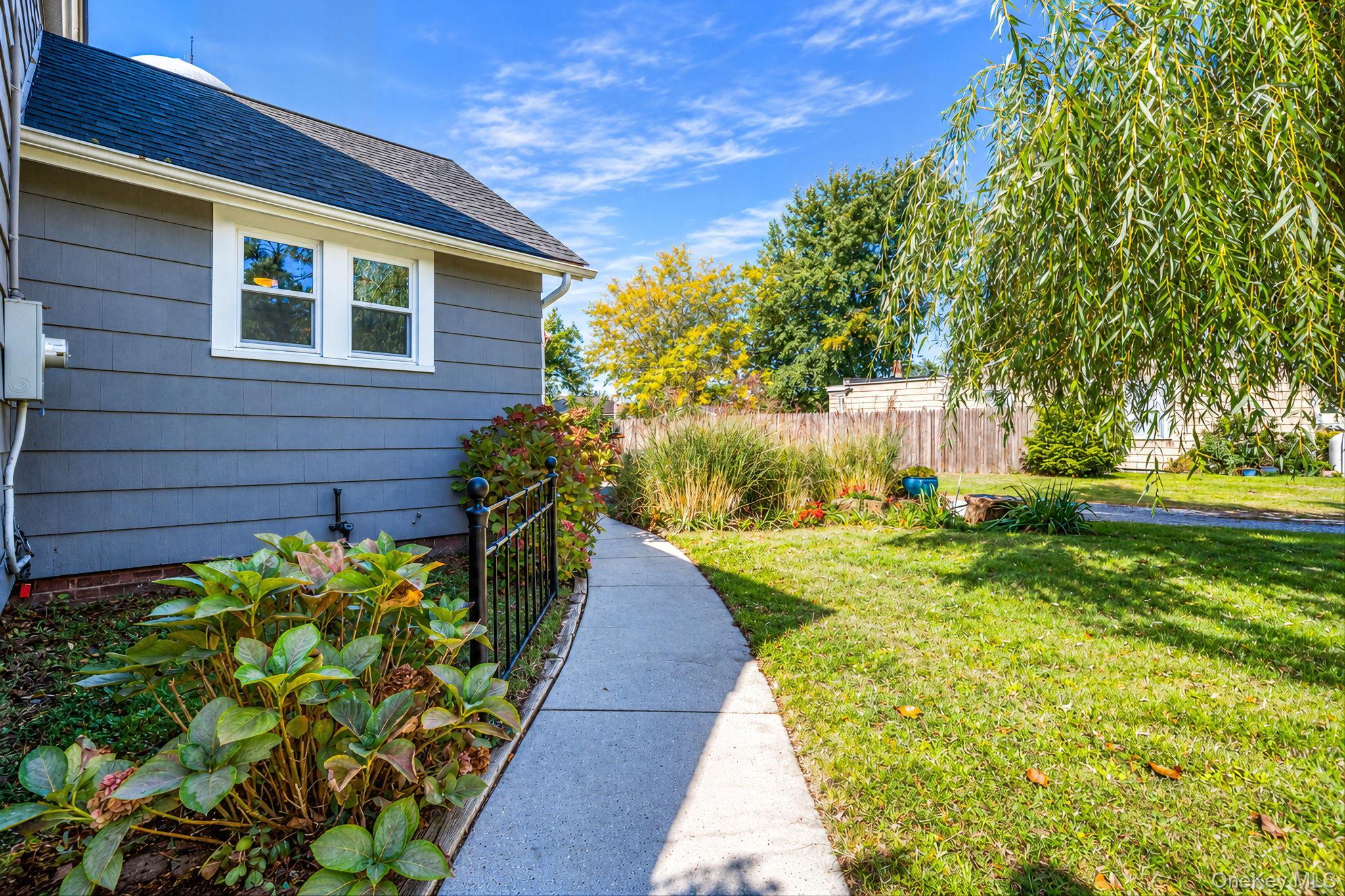 Single Family Nottingham Avenue  Suffolk County, NY 11772, MLS-1061874-3