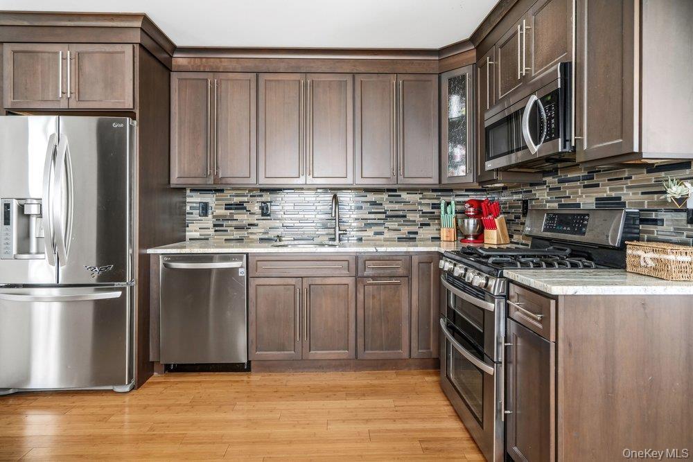 Single Family Nottingham Avenue Suffolk County, NY 11772, MLS-1062196-13