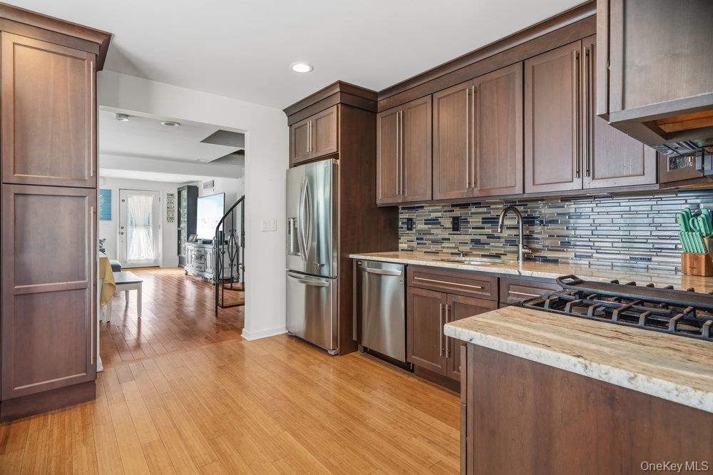 Single Family Nottingham Avenue Suffolk County, NY 11772, MLS-1062196-19