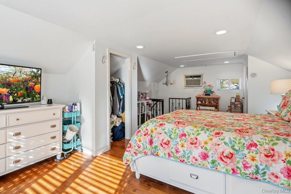 Single Family Nottingham Avenue Suffolk County, NY 11772, MLS-1062196-25