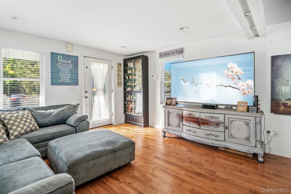 Single Family Nottingham Avenue Suffolk County, NY 11772, MLS-1062196-7