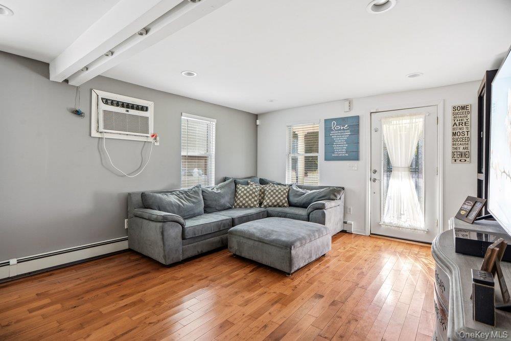 Single Family Nottingham Avenue Suffolk County, NY 11772, MLS-1062196-8