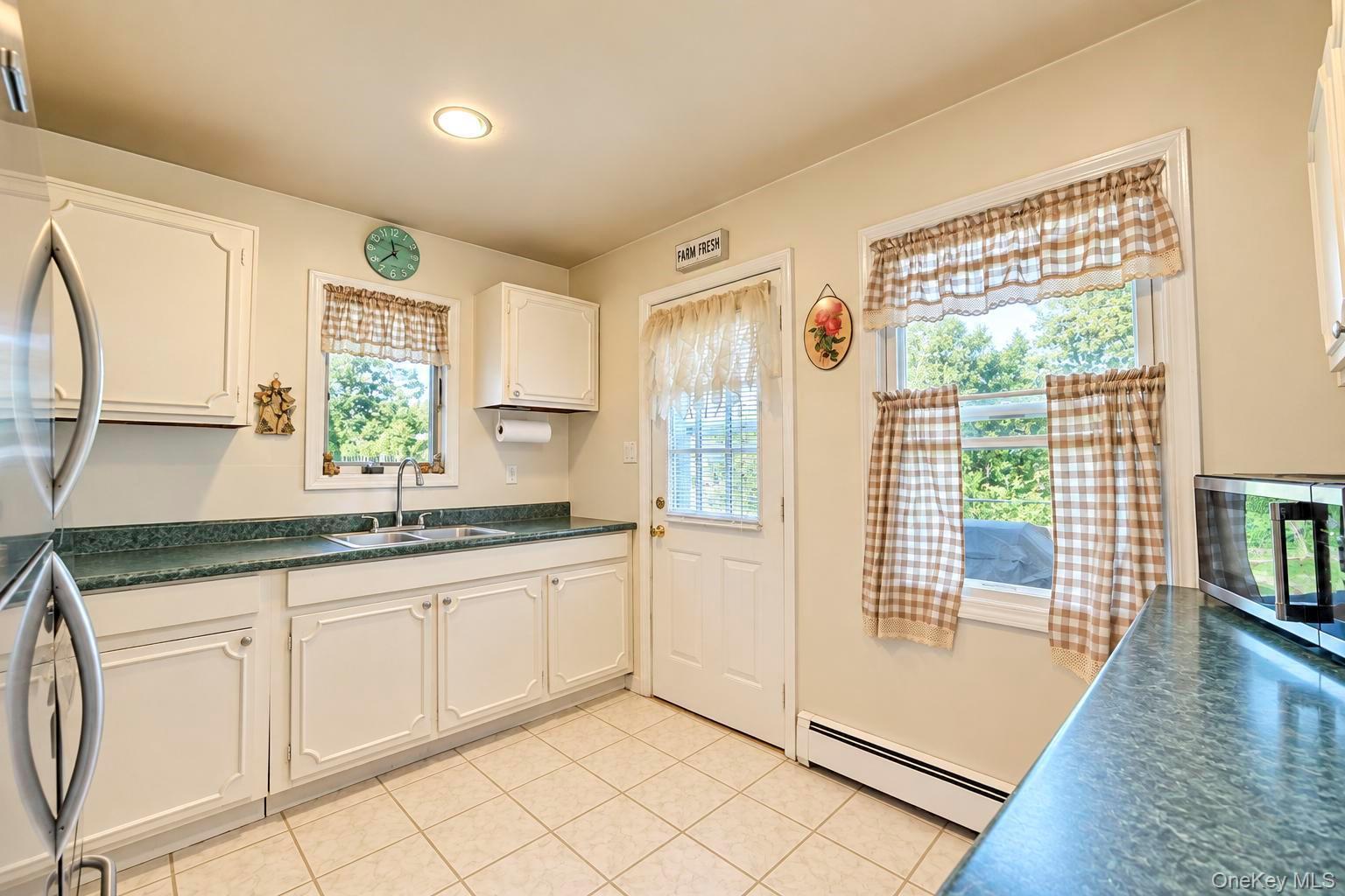 Single Family Hart Avenue Suffolk County, NY 11901, MLS-1062200-18