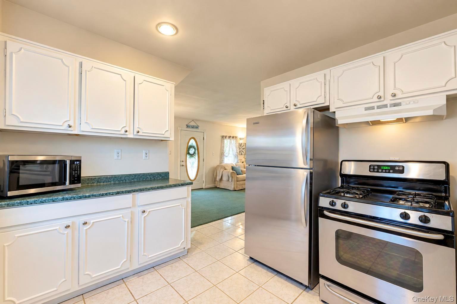Single Family Hart Avenue Suffolk County, NY 11901, MLS-1062200-19