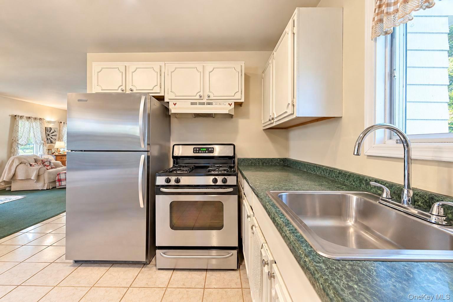 Single Family Hart Avenue Suffolk County, NY 11901, MLS-1062200-23