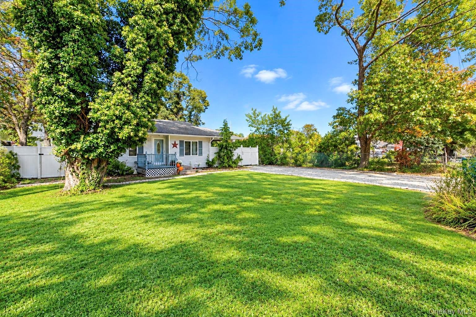 Single Family Hart Avenue Suffolk County, NY 11901, MLS-1062200-5