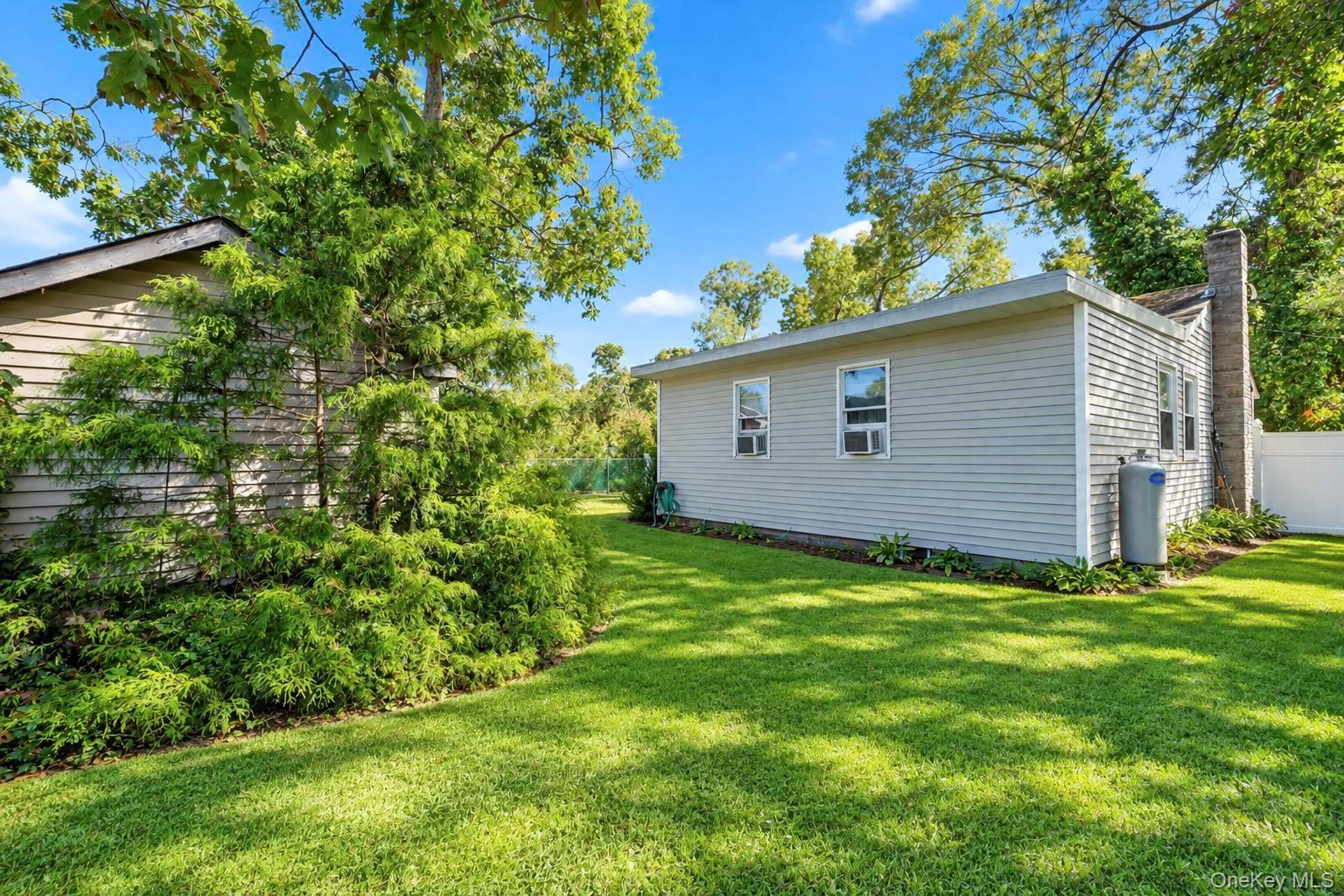 Single Family Hart Avenue Suffolk County, NY 11901, MLS-1062200-7