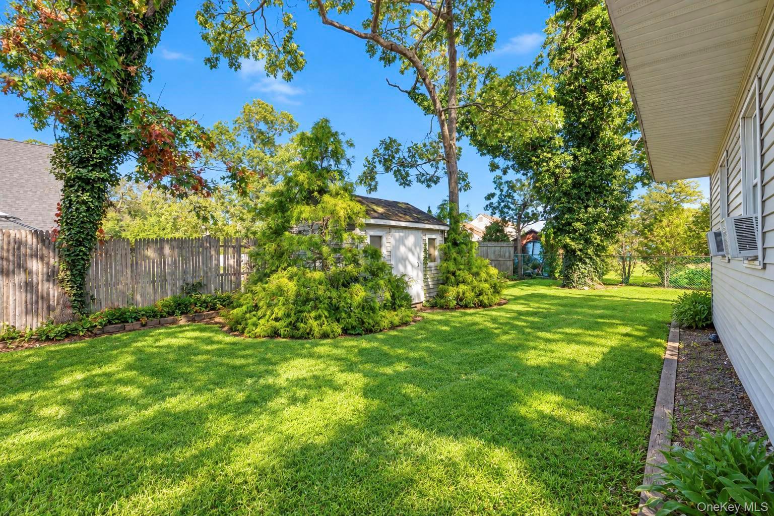 Single Family Hart Avenue Suffolk County, NY 11901, MLS-1062200-8