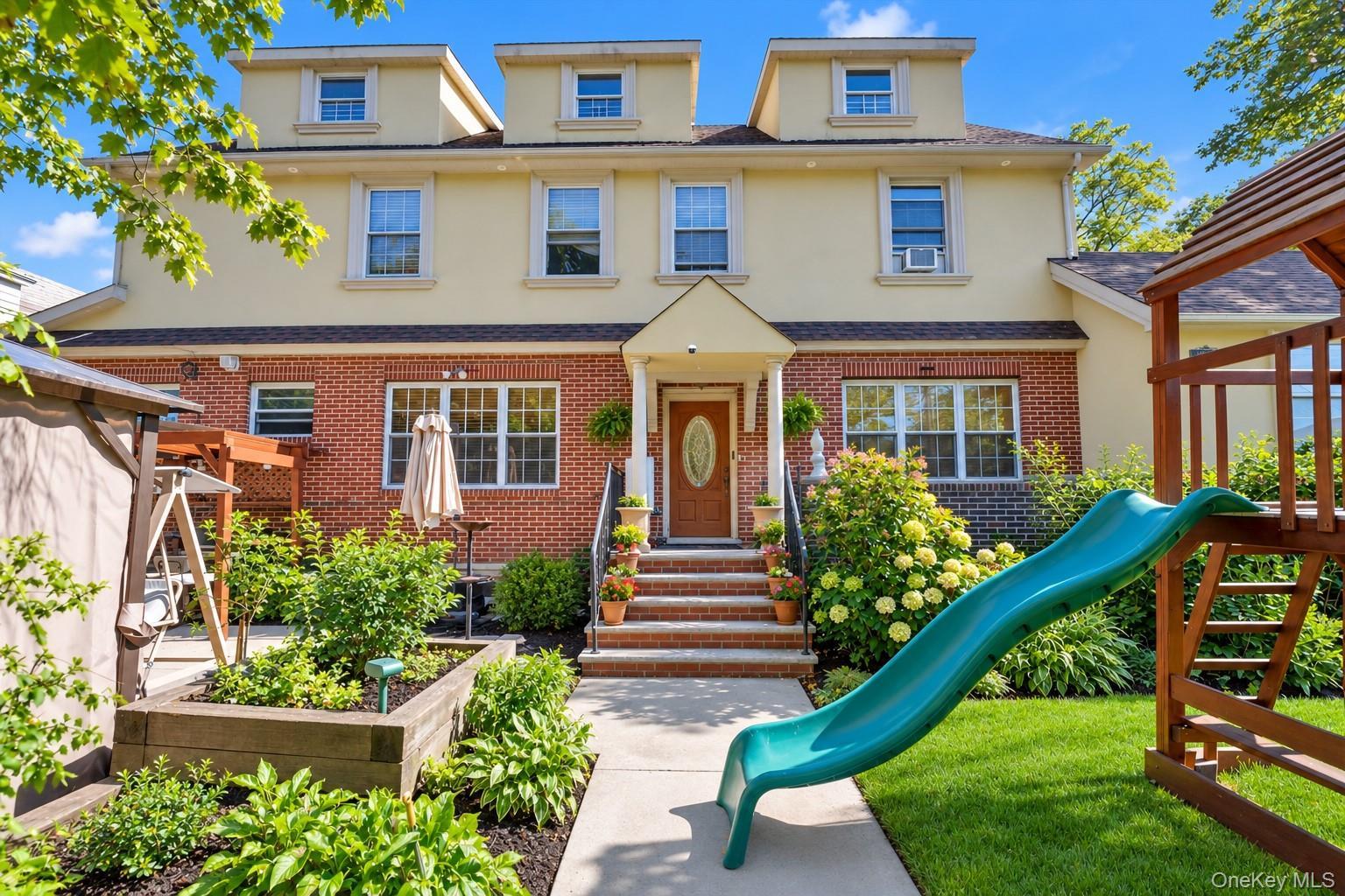 Single Family Powells Cove Boulevard Queens, NY 11357, MLS-1062273-17