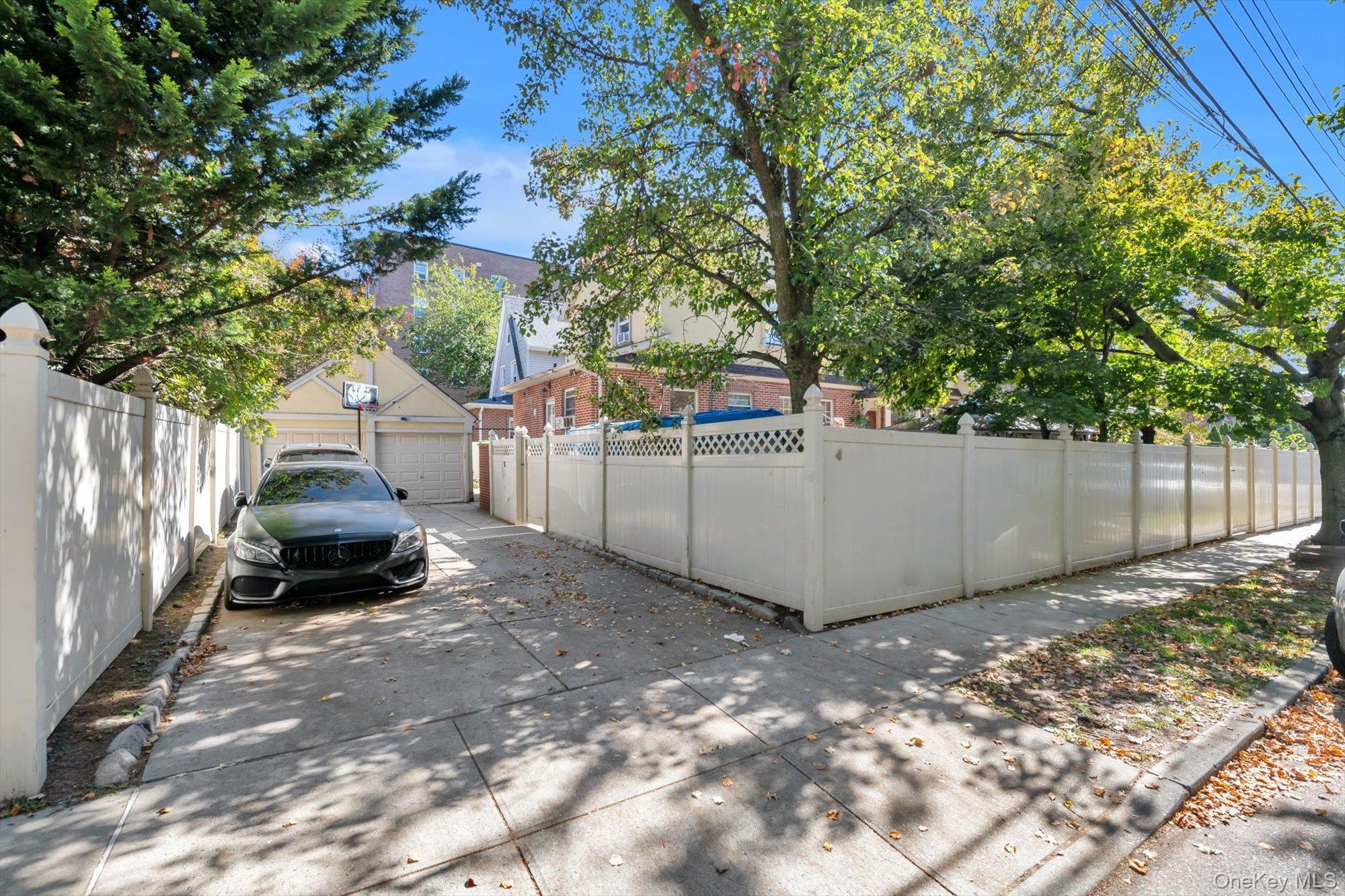 Single Family Powells Cove Boulevard Queens, NY 11357, MLS-1062273-18