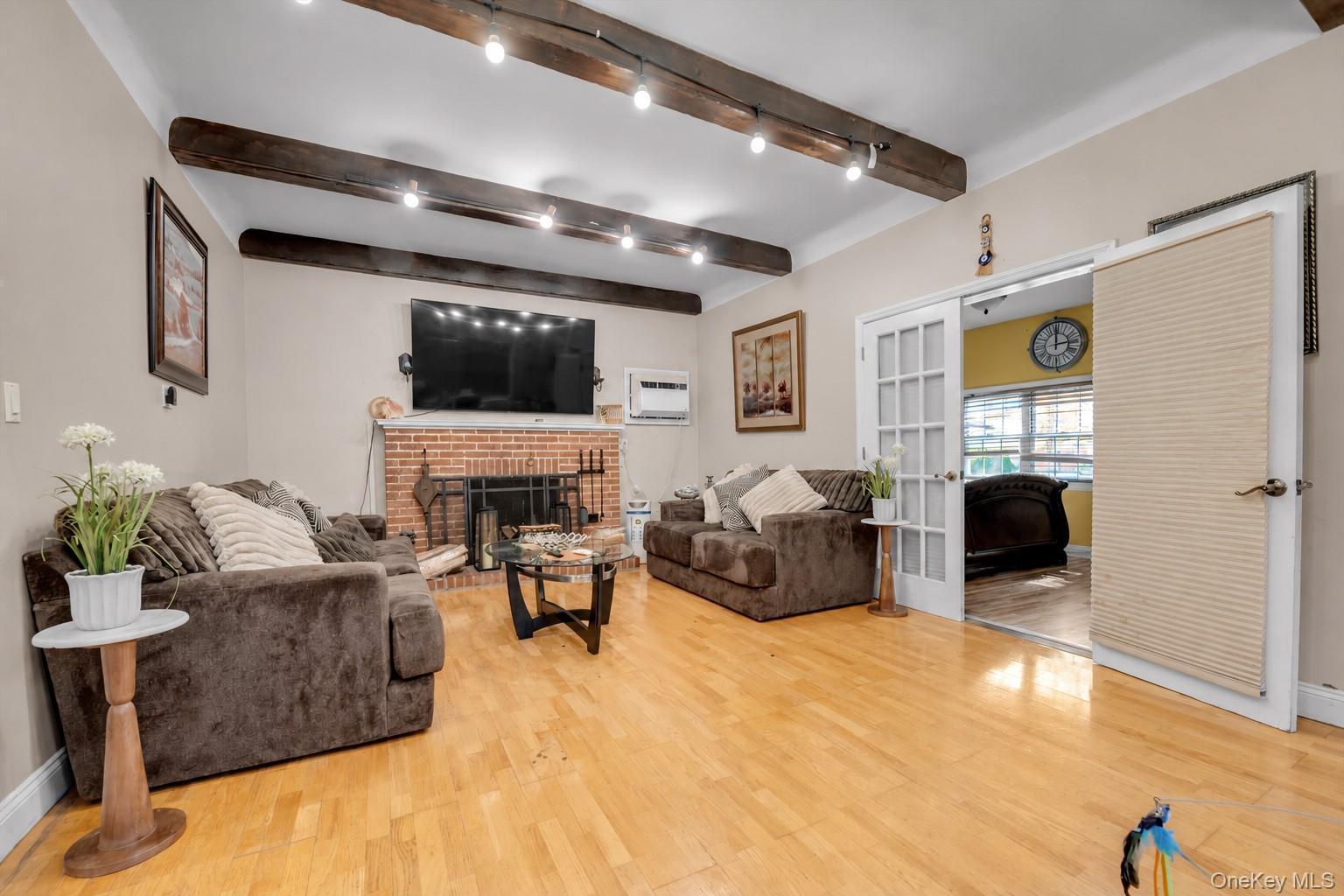Single Family Powells Cove Boulevard Queens, NY 11357, MLS-1062273-2