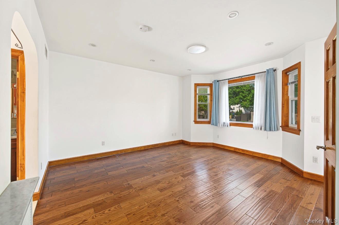 Single Family North Drive Queens, NY 11357, MLS-1062651-11