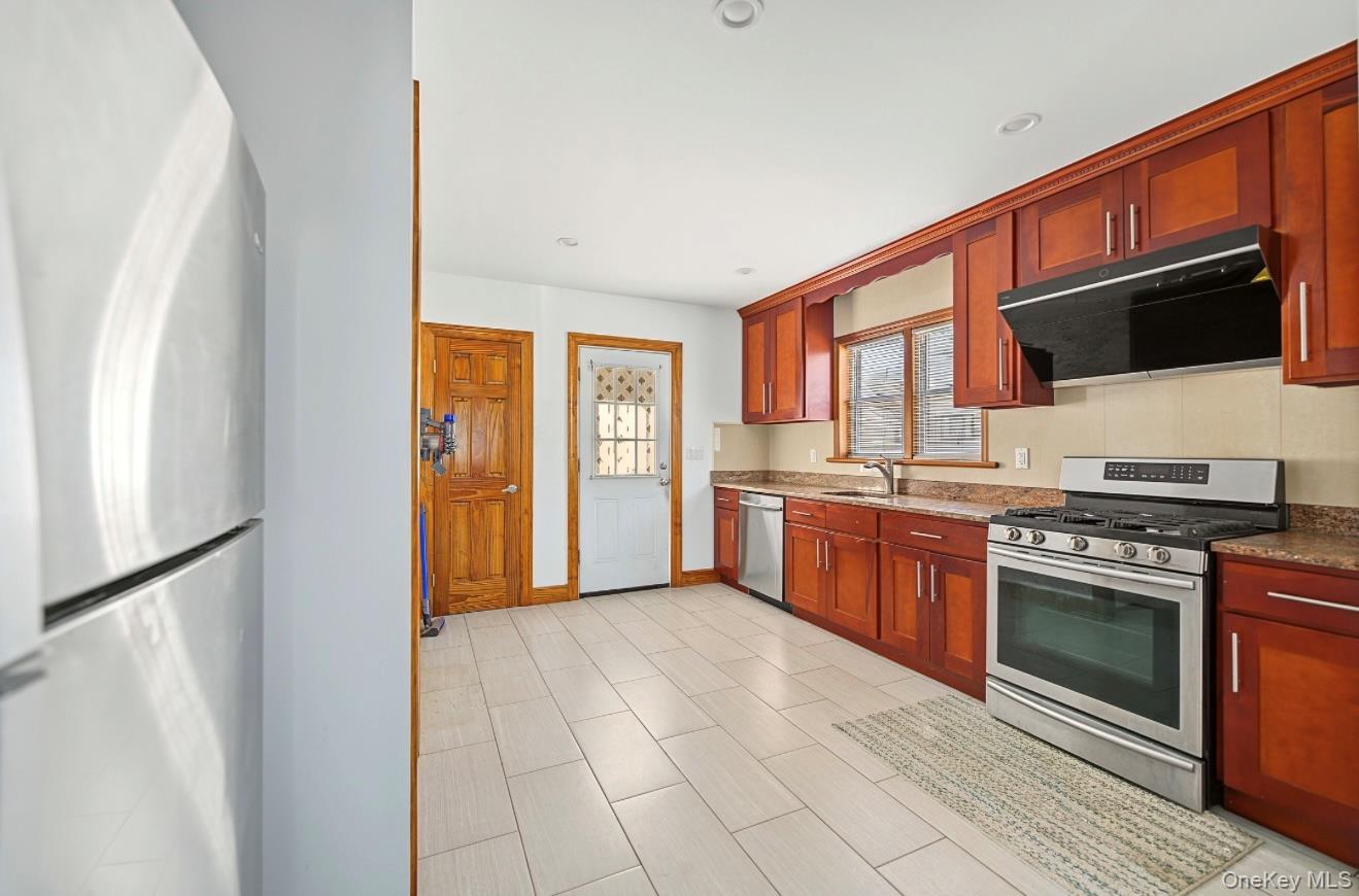 Single Family North Drive Queens, NY 11357, MLS-1062651-14