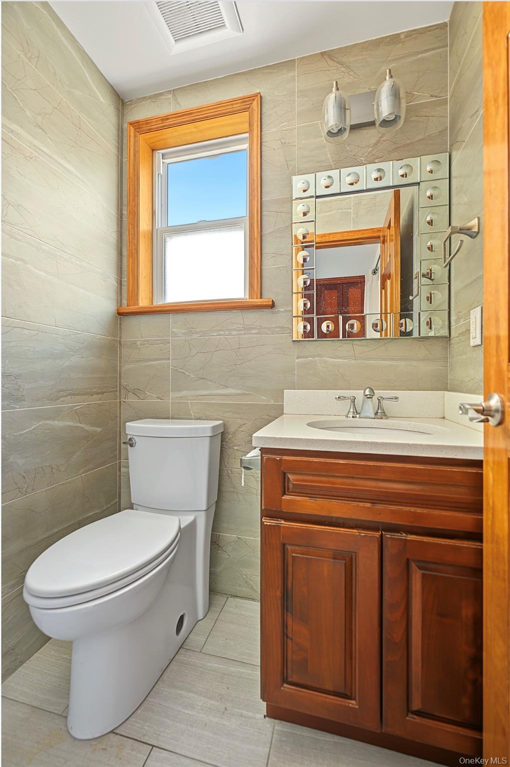 Single Family North Drive Queens, NY 11357, MLS-1062651-17