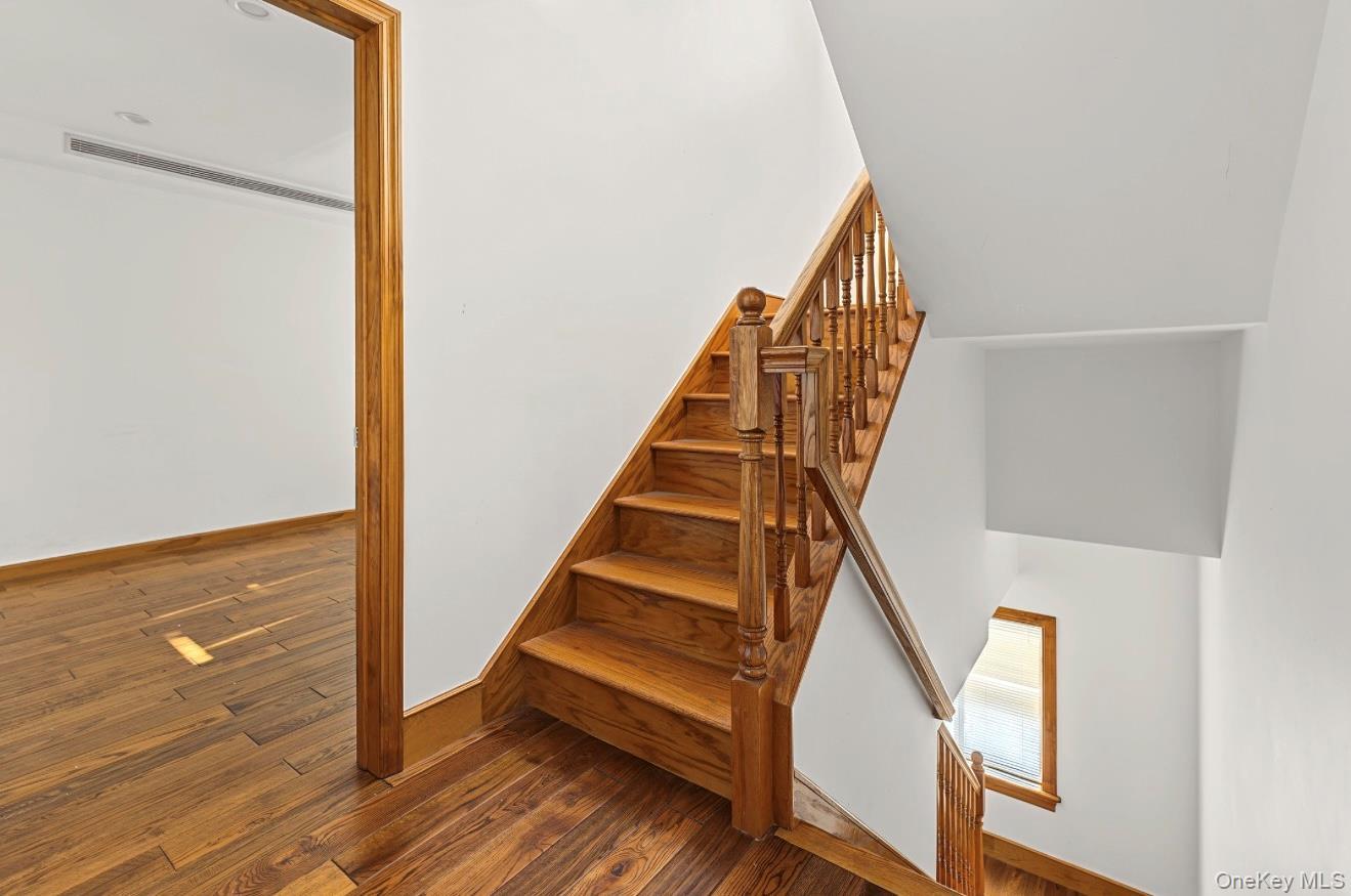 Single Family North Drive Queens, NY 11357, MLS-1062651-24