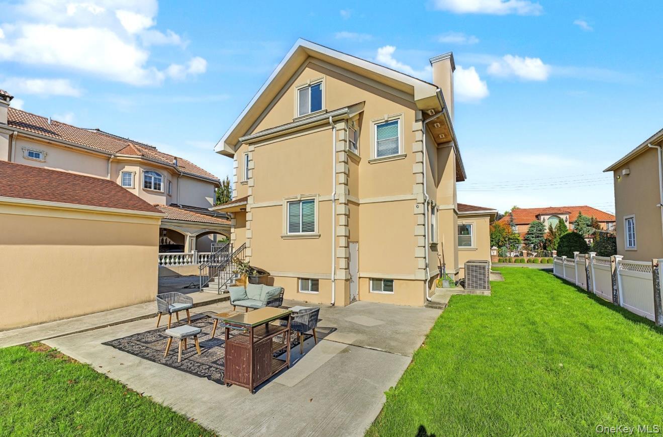 Single Family North Drive Queens, NY 11357, MLS-1062651-34