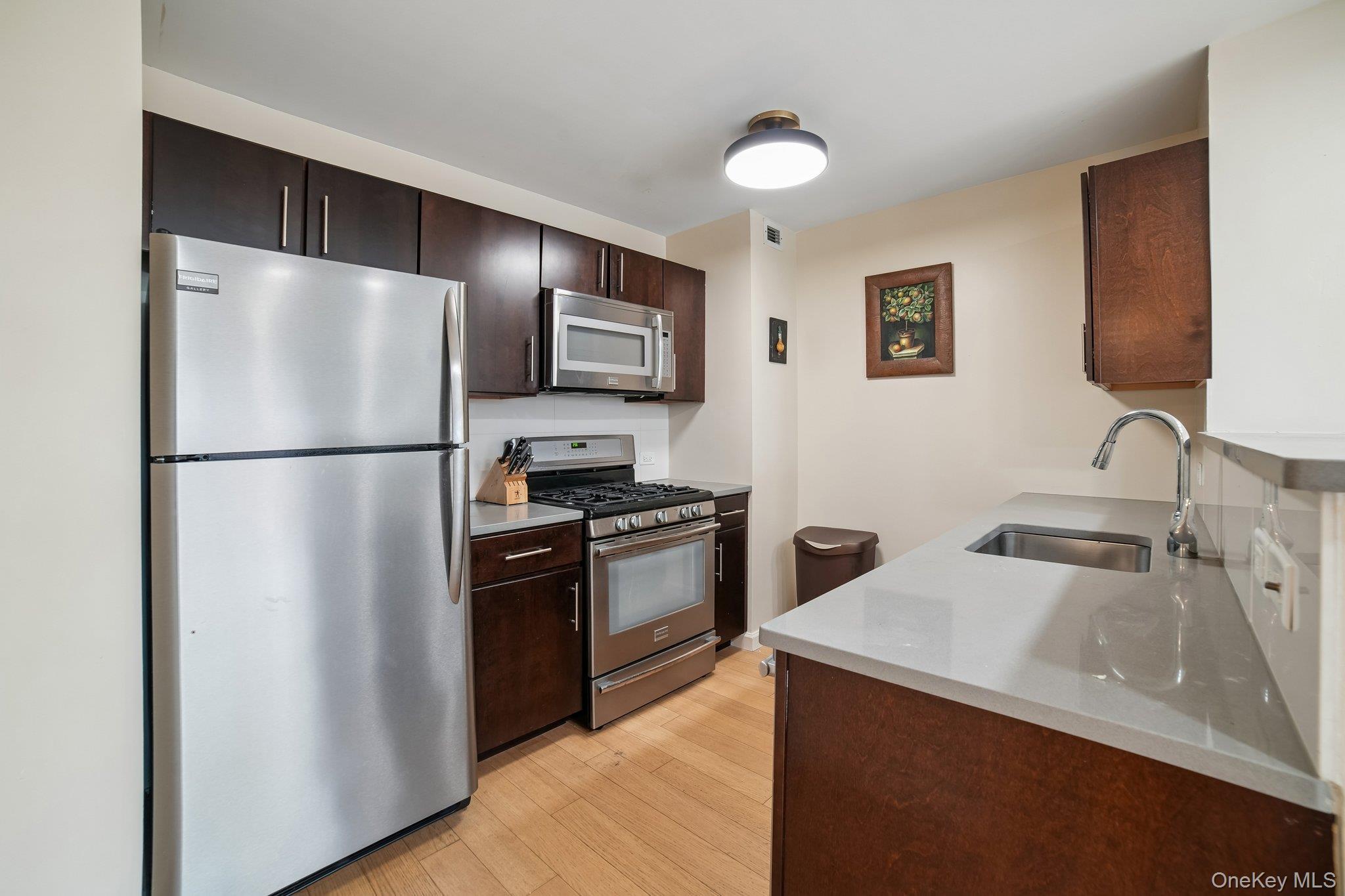 Apartment Street Manhattan, NY 10019, MLS-1063142-5