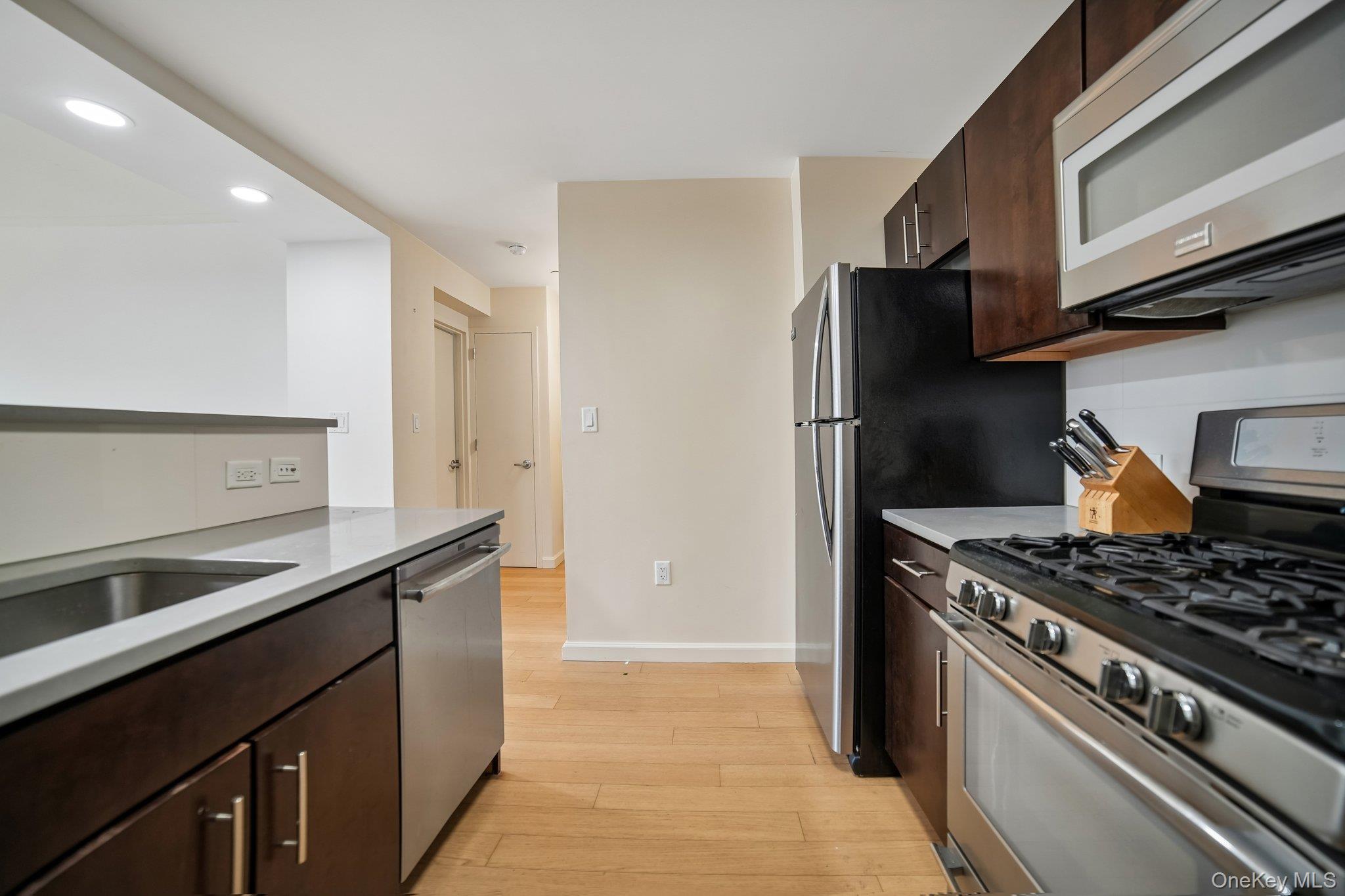 Apartment Street Manhattan, NY 10019, MLS-1063142-6