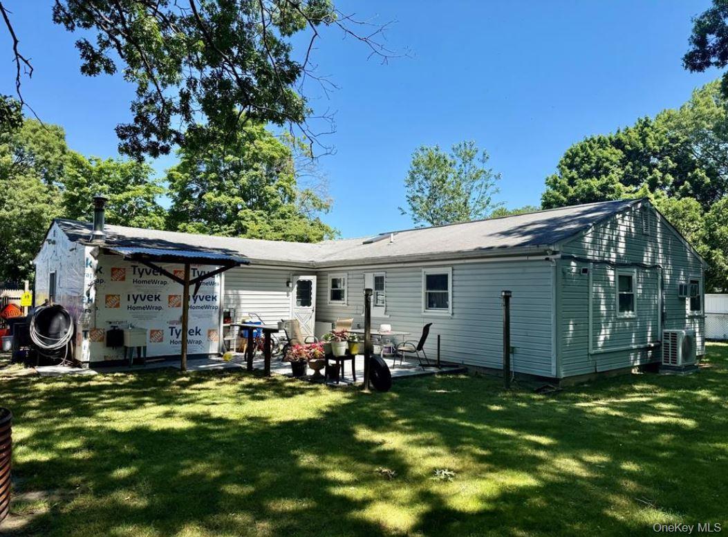 Single Family Palmer Street  Suffolk County, NY 11717, MLS-1063182-15