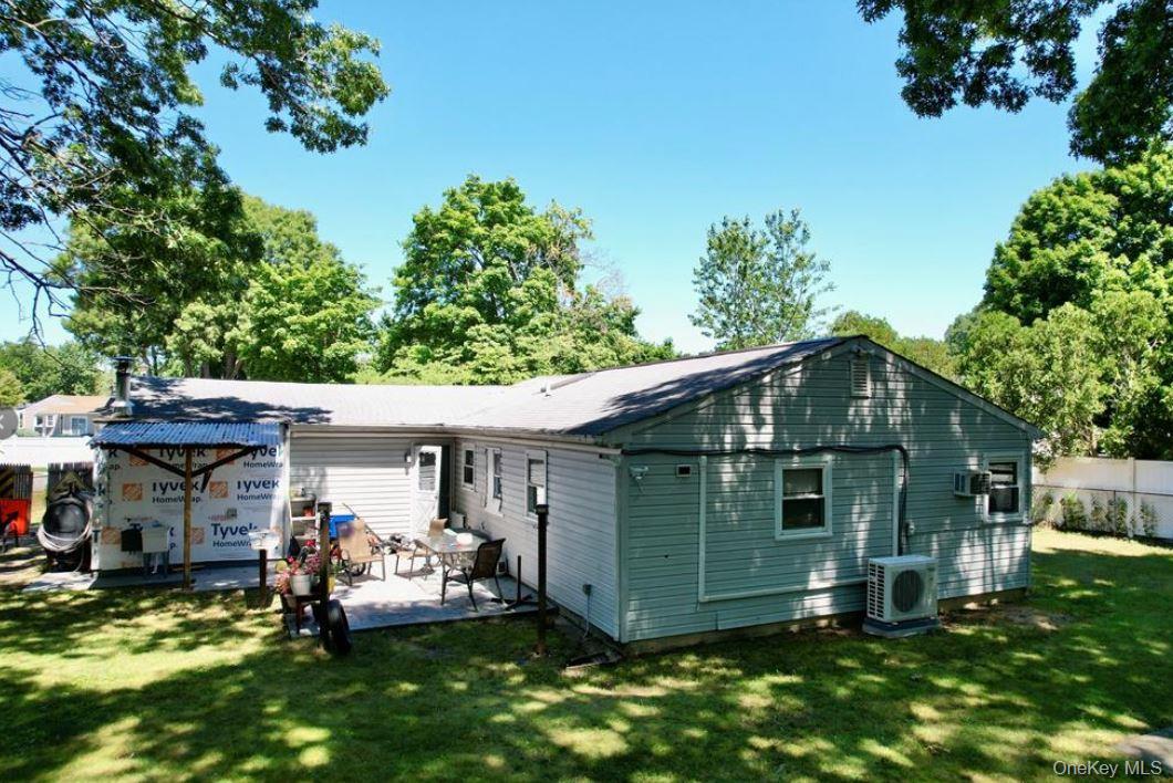 Single Family Palmer Street  Suffolk County, NY 11717, MLS-1063182-16