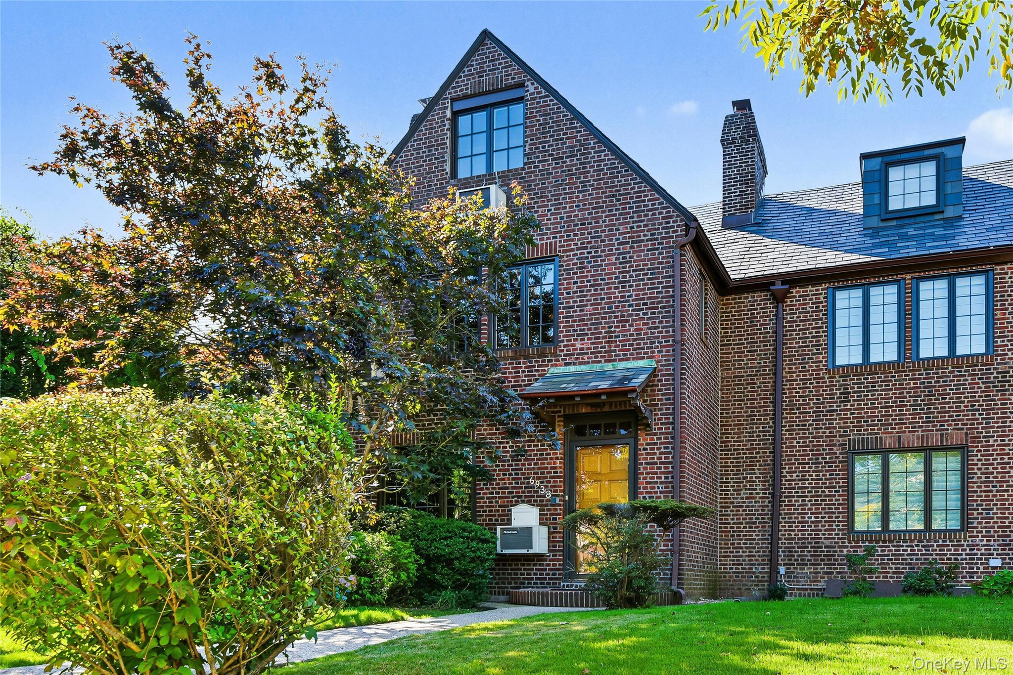 Single Family Fleet Street  Queens, NY 11375, MLS-1063263-4