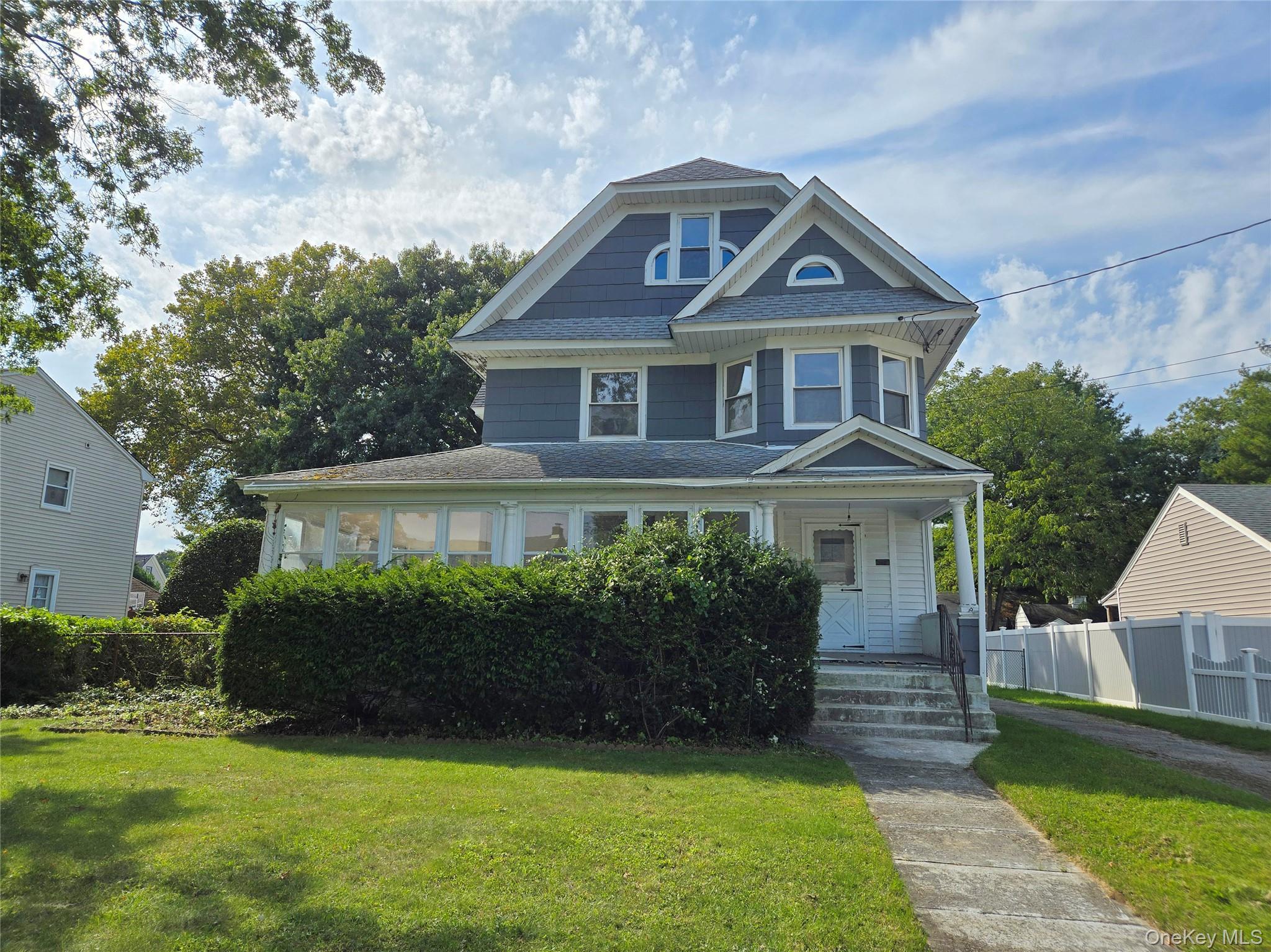 Single Family Locust Avenue Nassau County, NY 11520, MLS-1063273-2