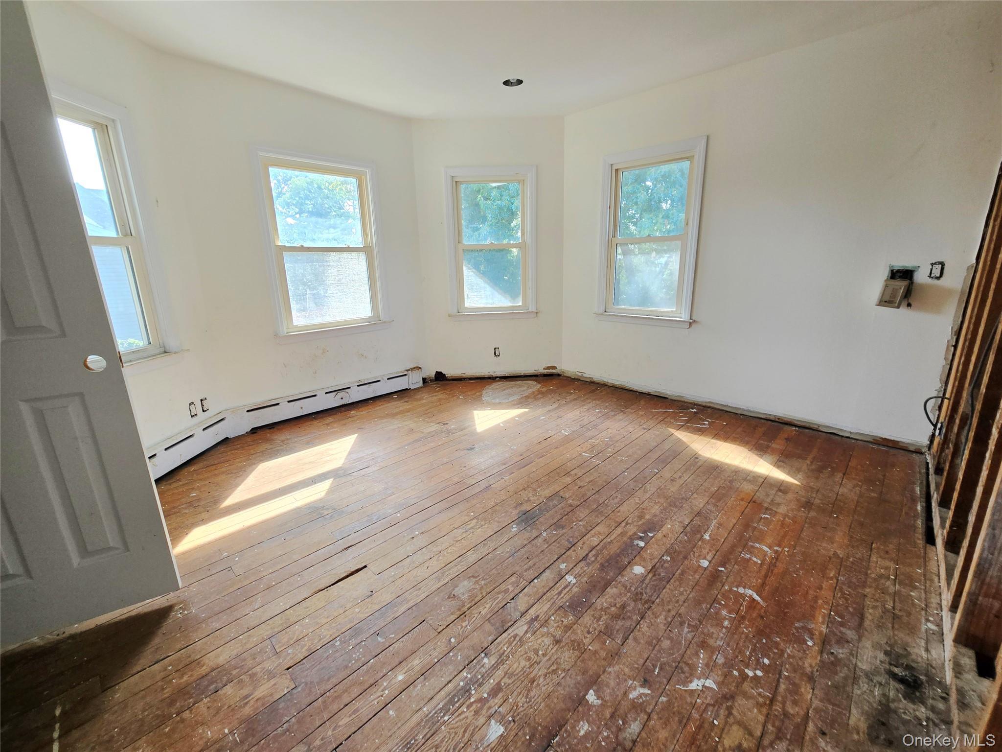 Single Family Locust Avenue Nassau County, NY 11520, MLS-1063273-21