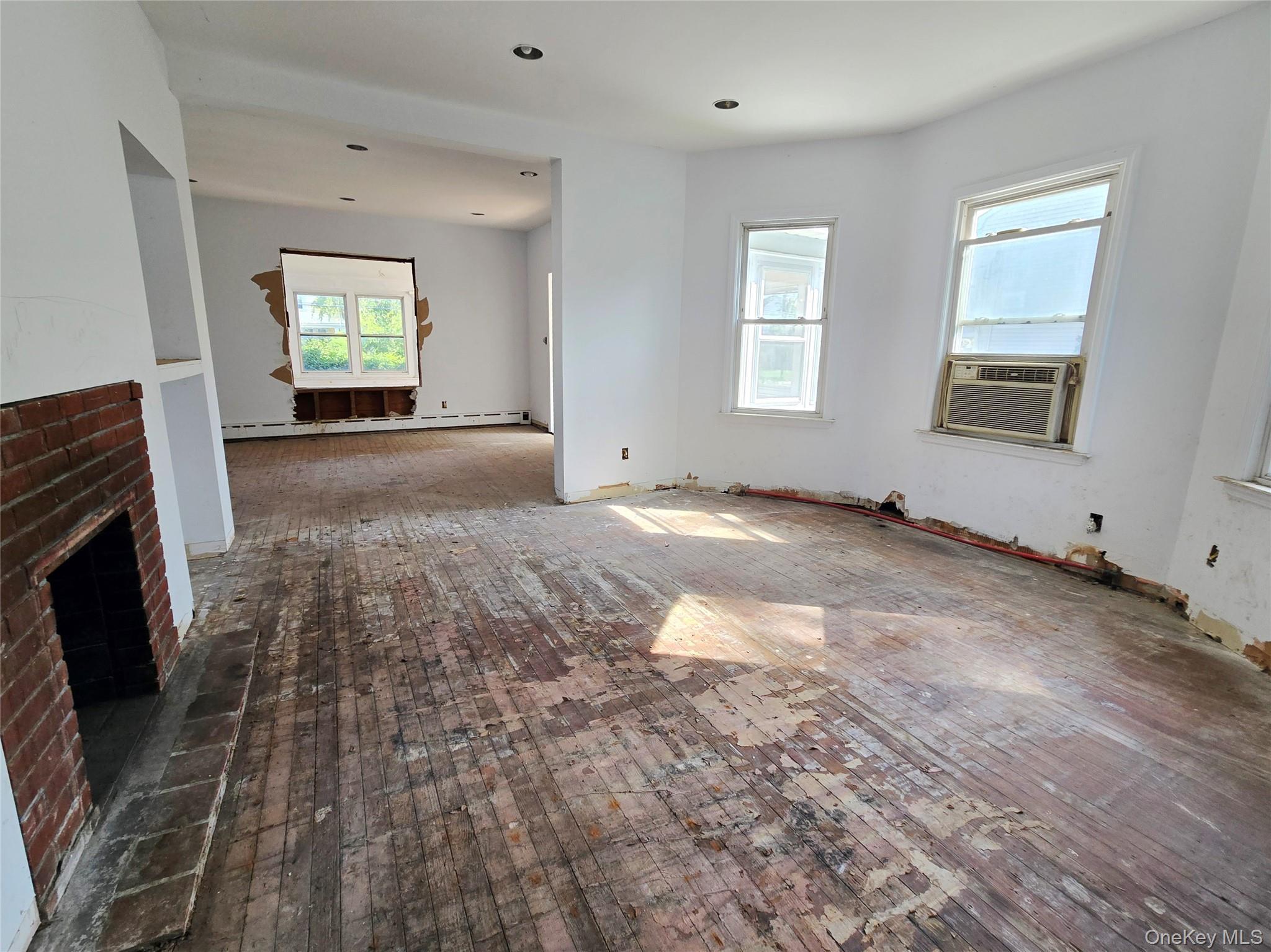 Single Family Locust Avenue Nassau County, NY 11520, MLS-1063273-23