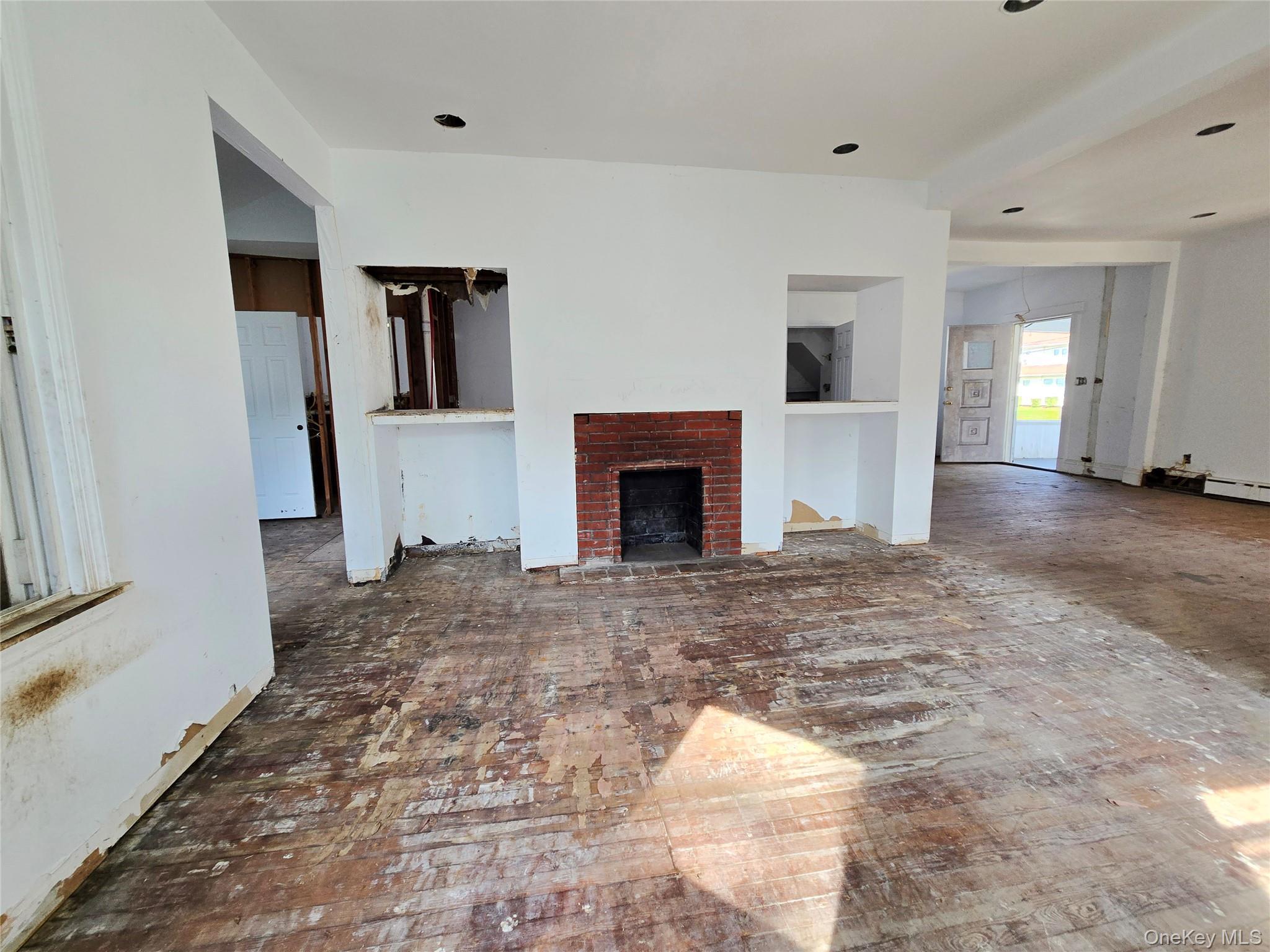Single Family Locust Avenue Nassau County, NY 11520, MLS-1063273-24