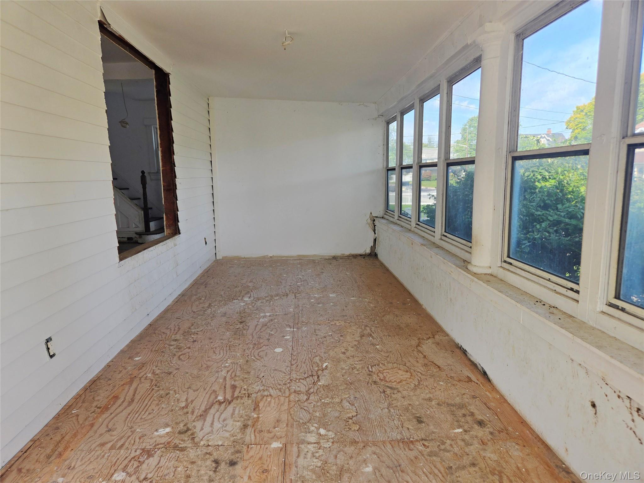 Single Family Locust Avenue Nassau County, NY 11520, MLS-1063273-28