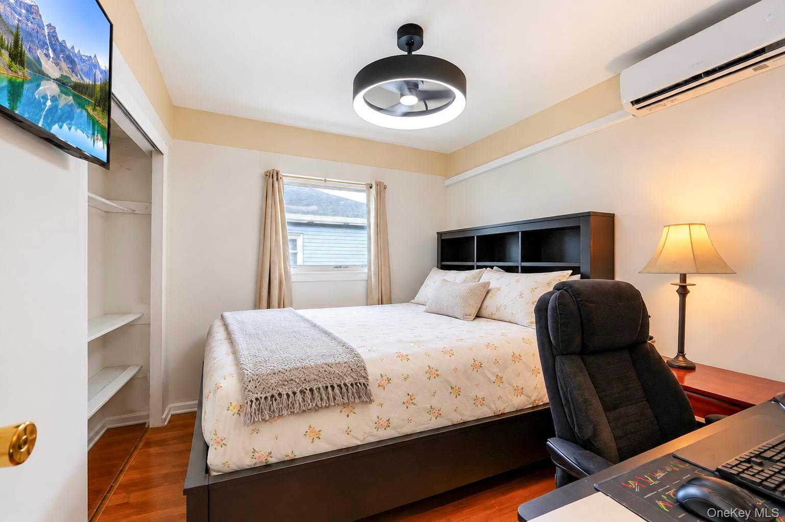 Single Family 148th Road Queens, NY 11422, MLS-1063310-13