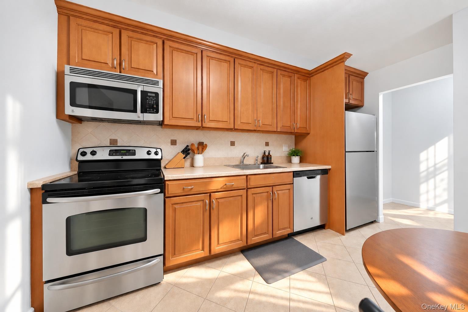 Single Family 56th Road Queens, NY 11364, MLS-1063453-15