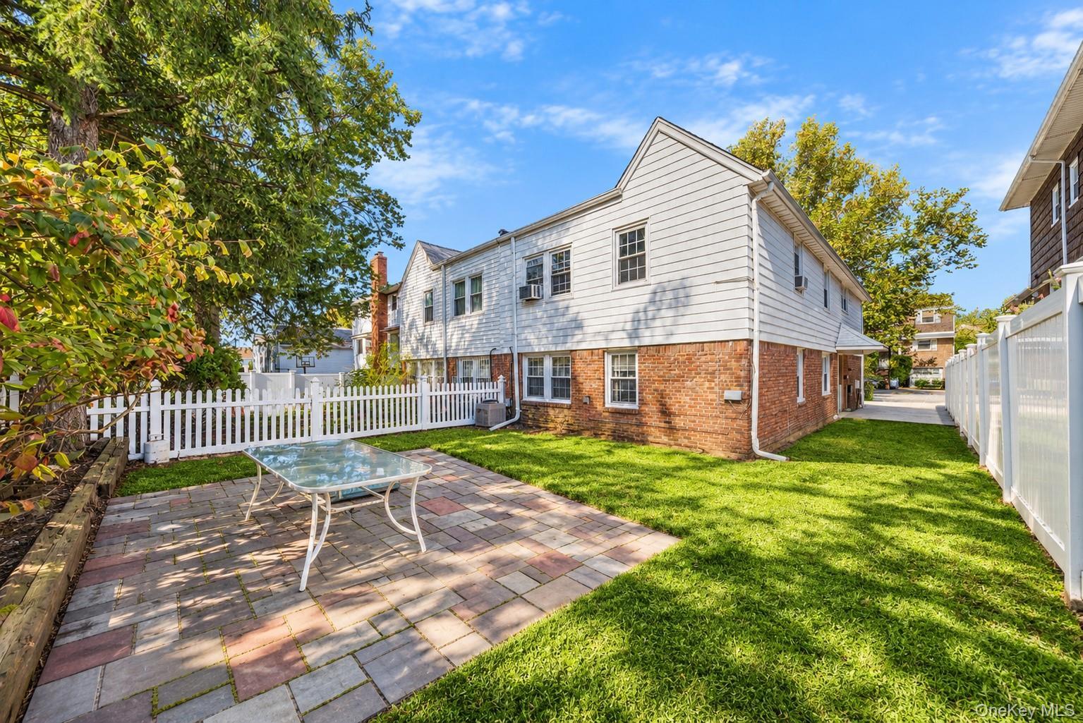 Single Family 56th Road Queens, NY 11364, MLS-1063453-22