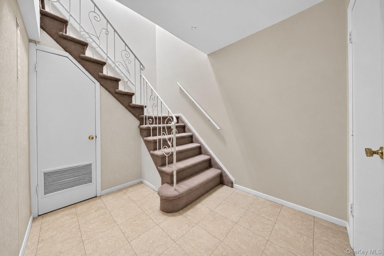 Single Family 56th Road Queens, NY 11364, MLS-1063453-4