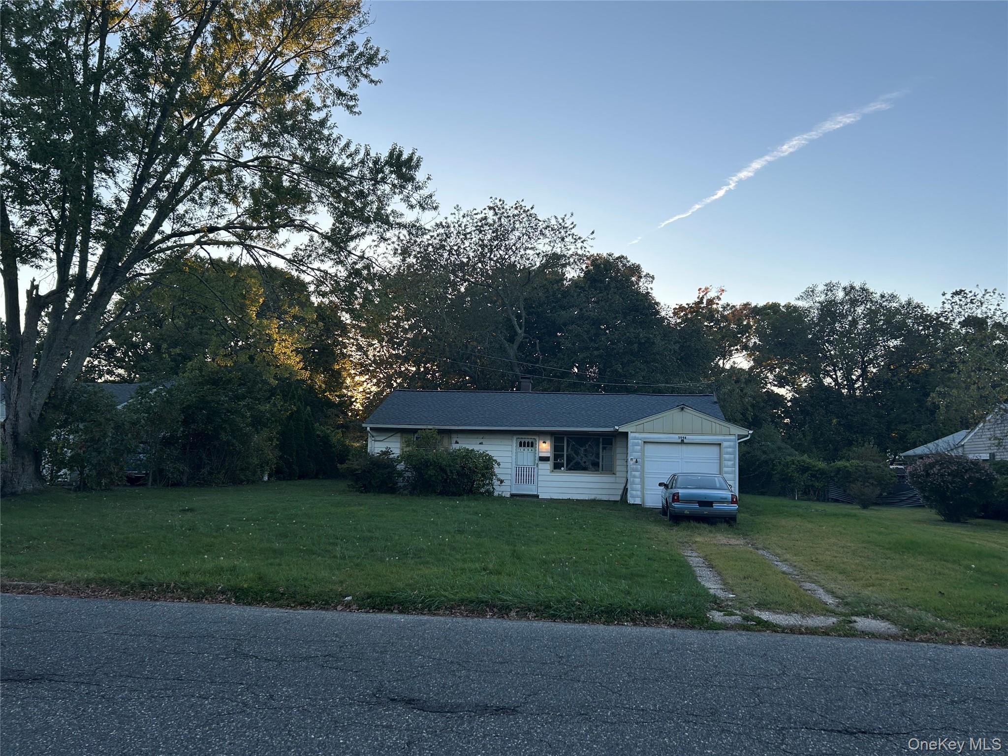 Single Family Bay Shore Avenue Suffolk County, NY 11706, MLS-1063670-2