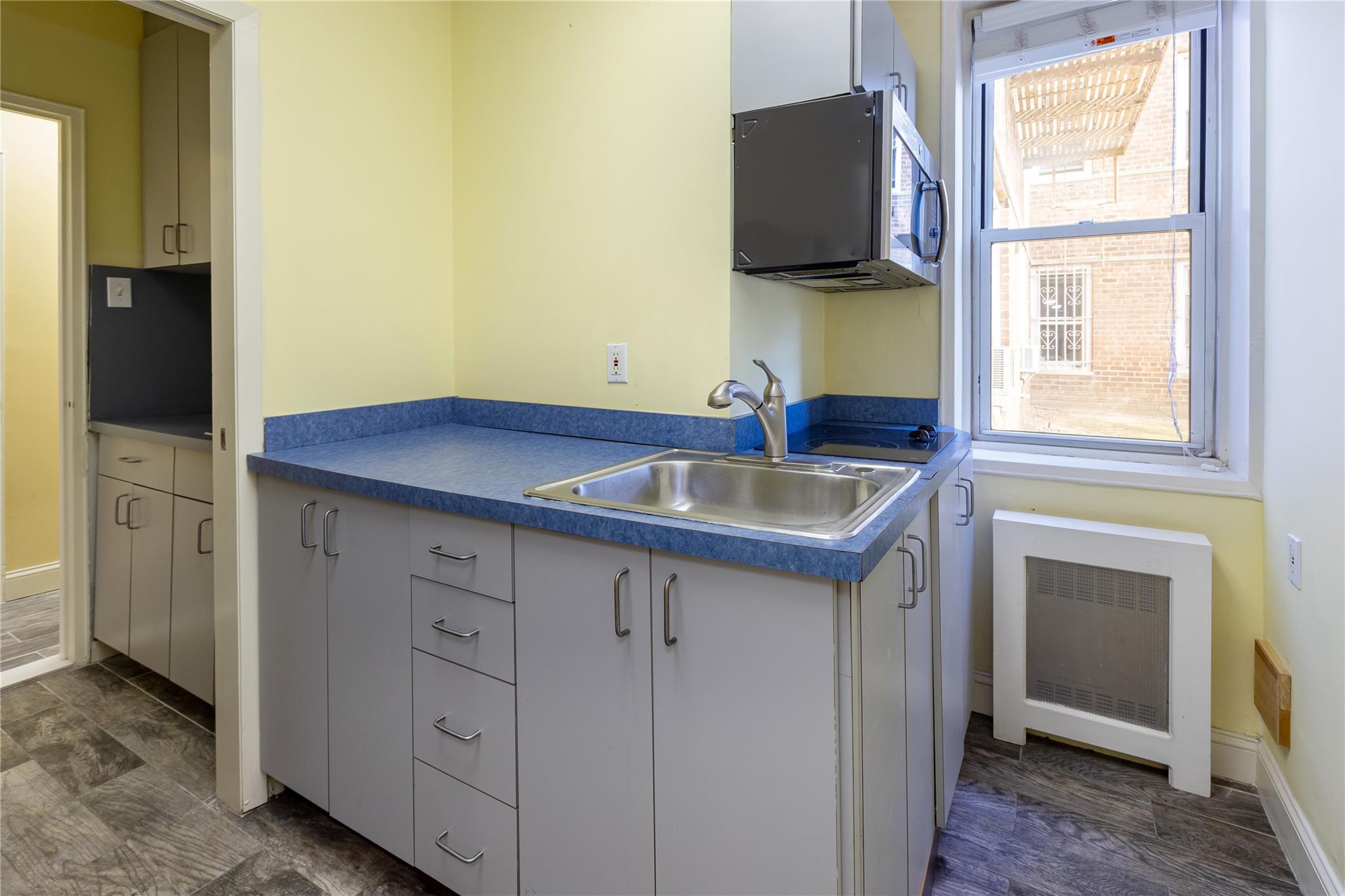 Coop Riverdale  Bronx, NY 10471, MLS-800110-6