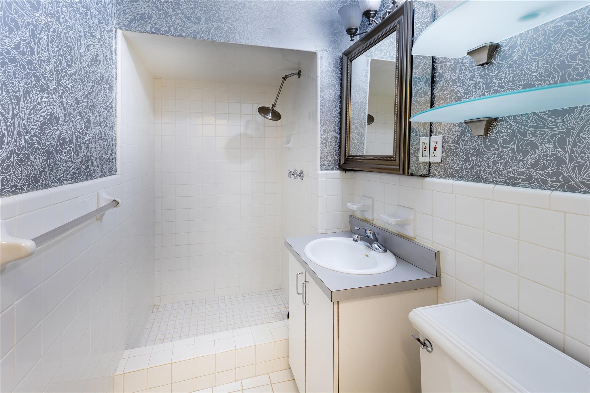 Coop Riverdale  Bronx, NY 10471, MLS-800110-7