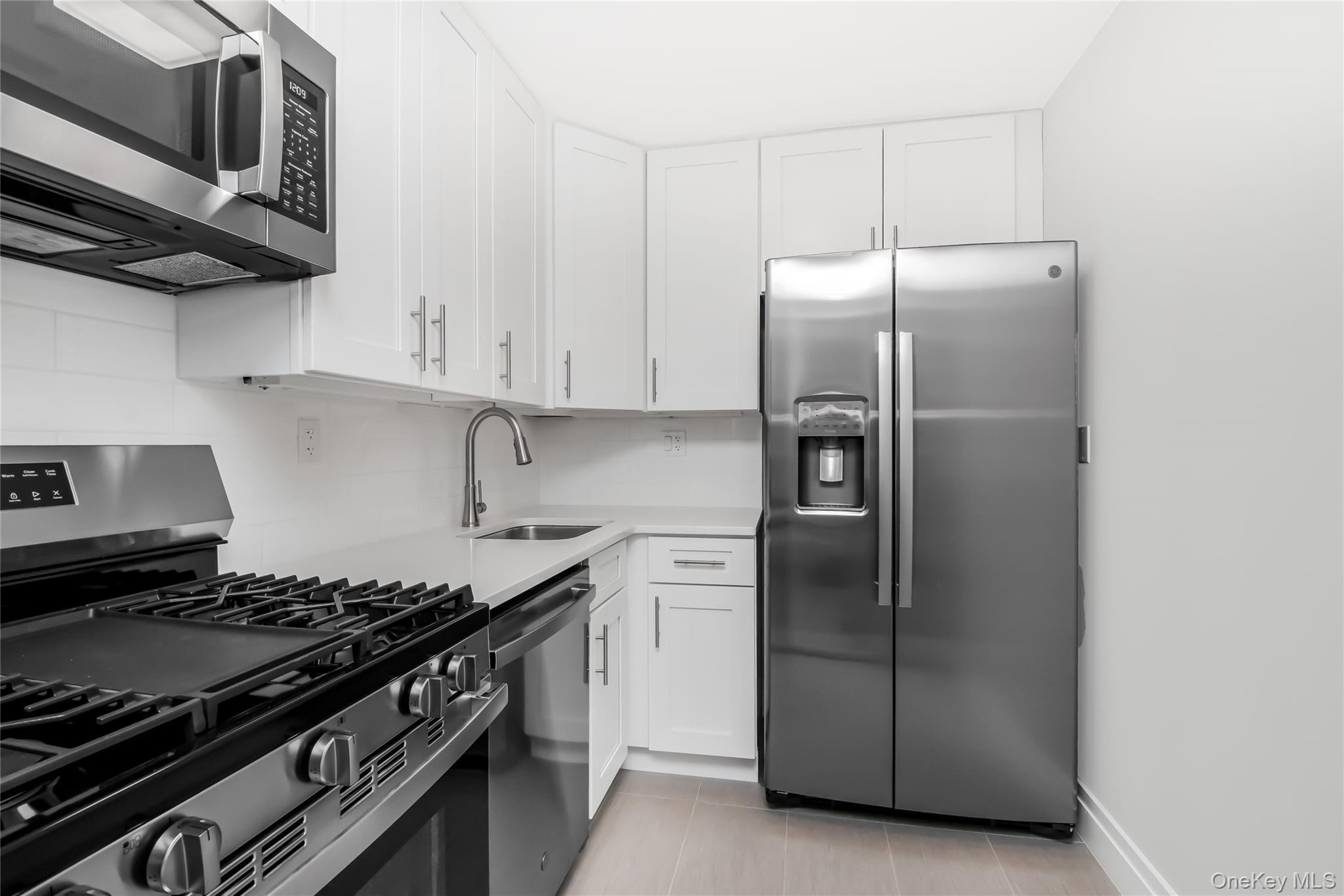 Coop Henry Hudson  Bronx, NY 10463, MLS-800150-3