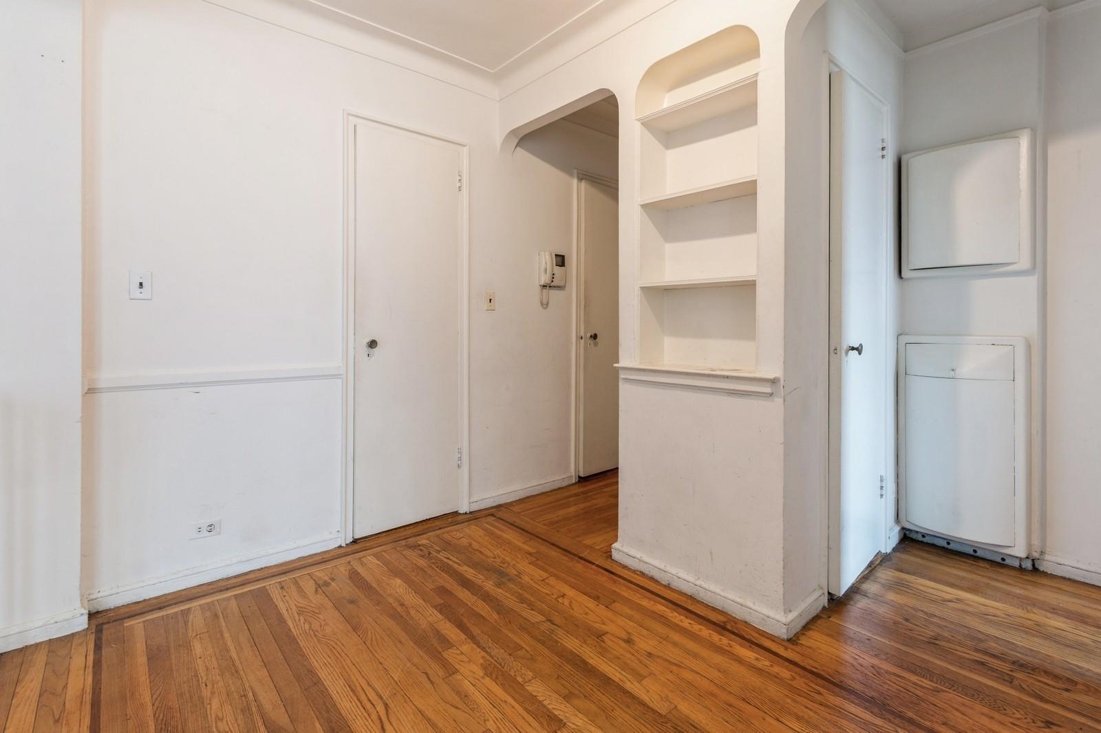 Coop 57th  Manhattan, NY 10019, MLS-800205-9