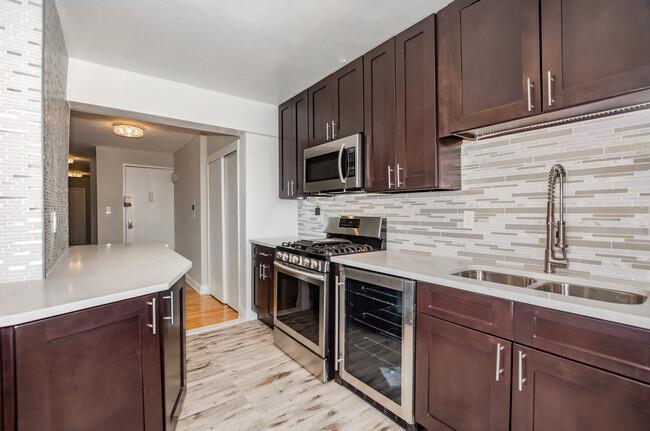 Coop Johnson  Bronx, NY 10463, MLS-800236-6