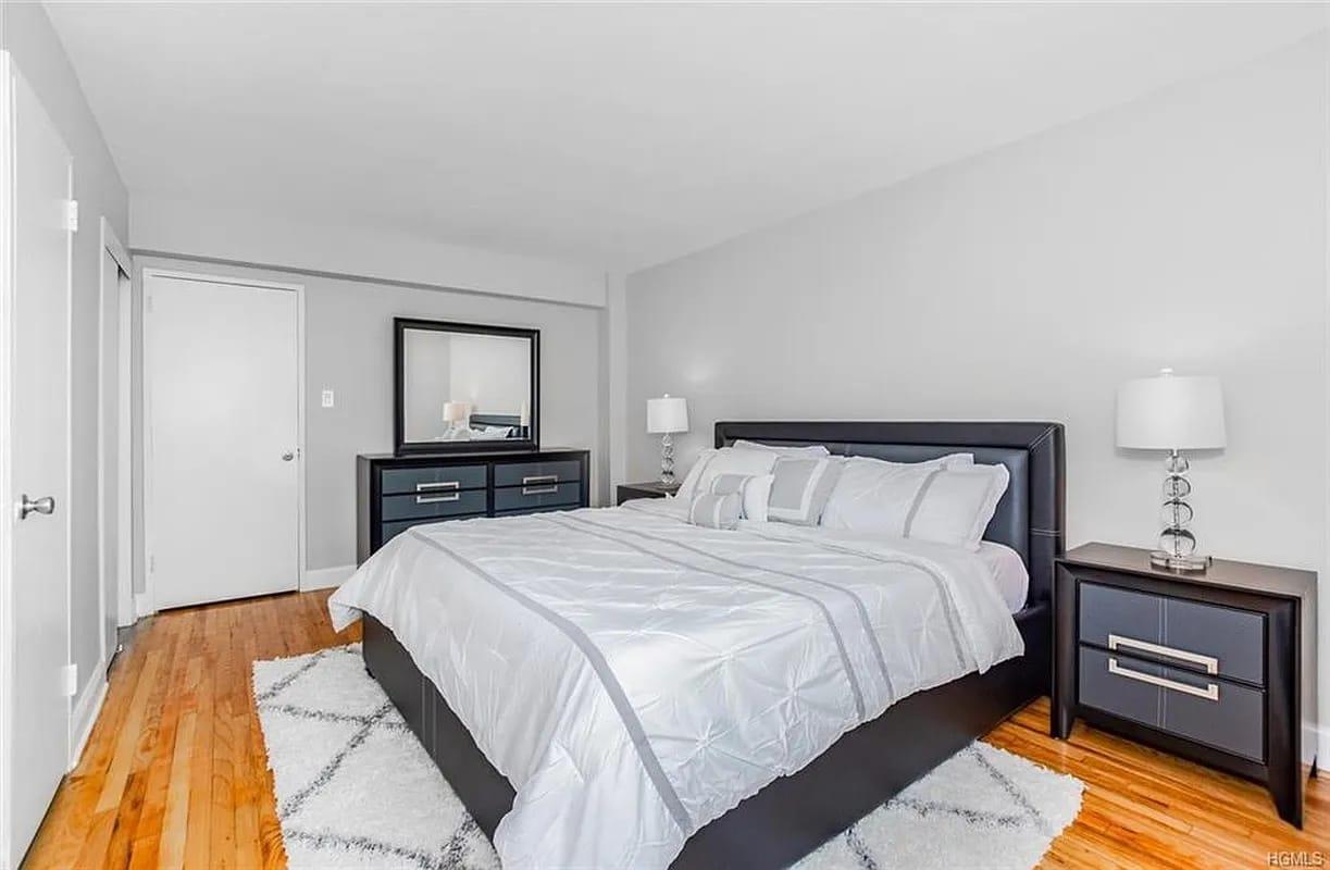 Coop Johnson  Bronx, NY 10463, MLS-800236-8