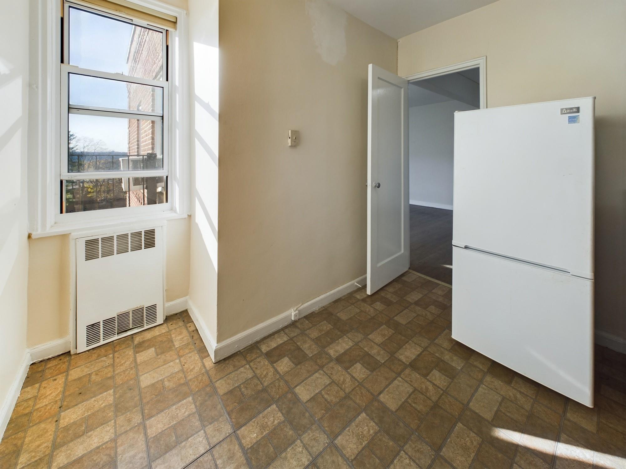 Coop Netherland  Bronx, NY 10471, MLS-800350-10
