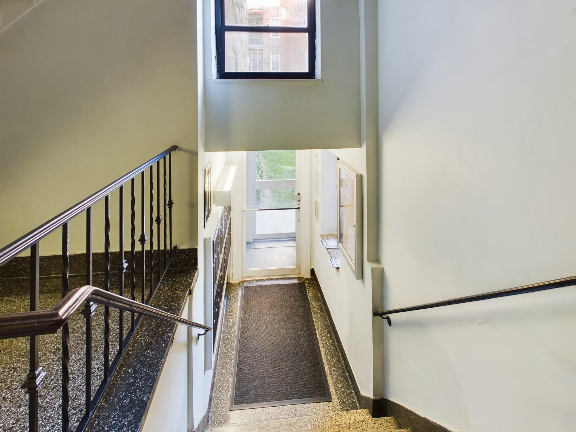 Coop Netherland  Bronx, NY 10471, MLS-800350-3