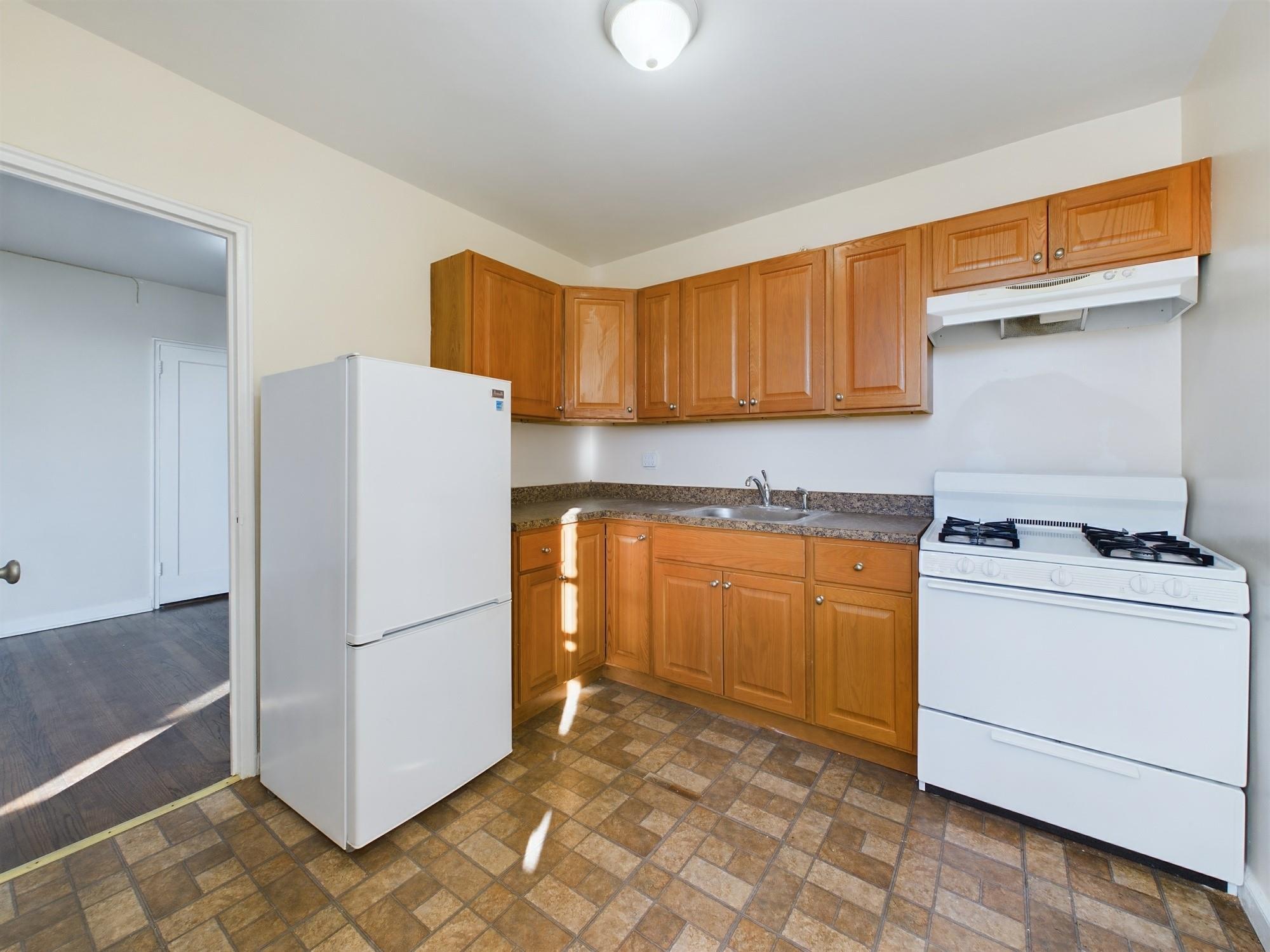 Coop Netherland  Bronx, NY 10471, MLS-800350-8