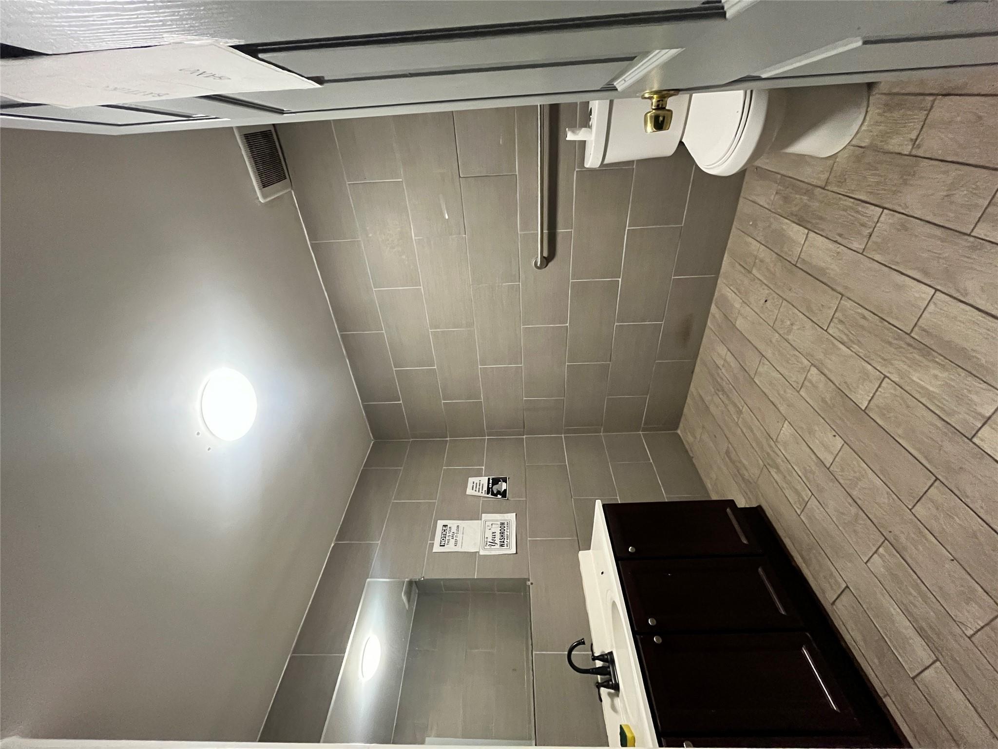 Commercial Lease Broadway  Bronx, NY 10471, MLS-800549-8